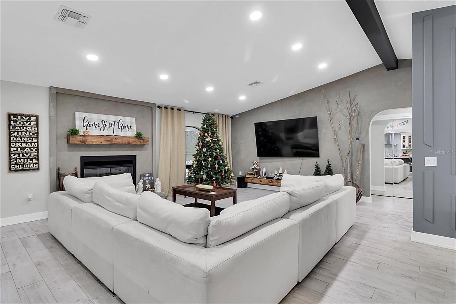 8237 DELAWARE DR, WEEKI WACHEE, FL, 34607