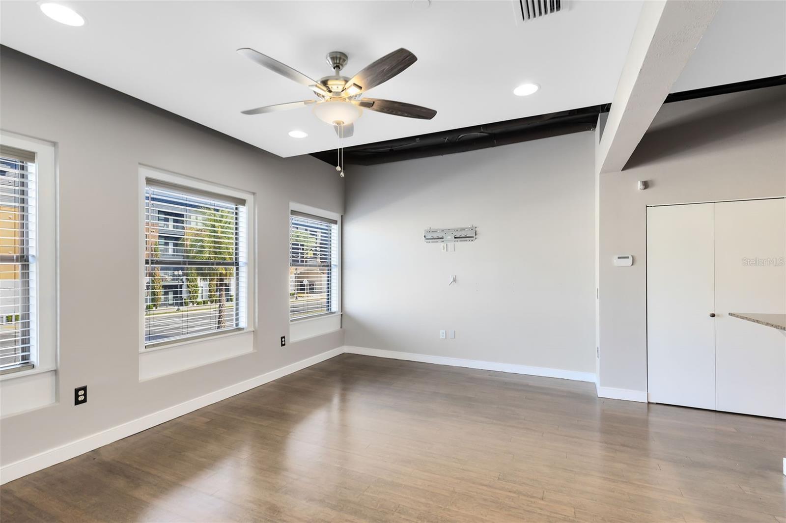 62 W COLONIAL DR #205, ORLANDO, FL, 32801