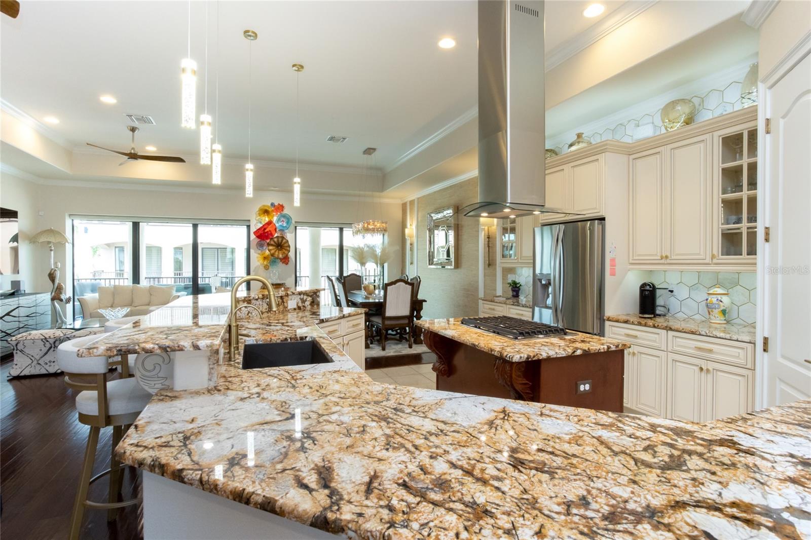 105 WIMBLEDON CT, REDINGTON SHORES, FL, 33708