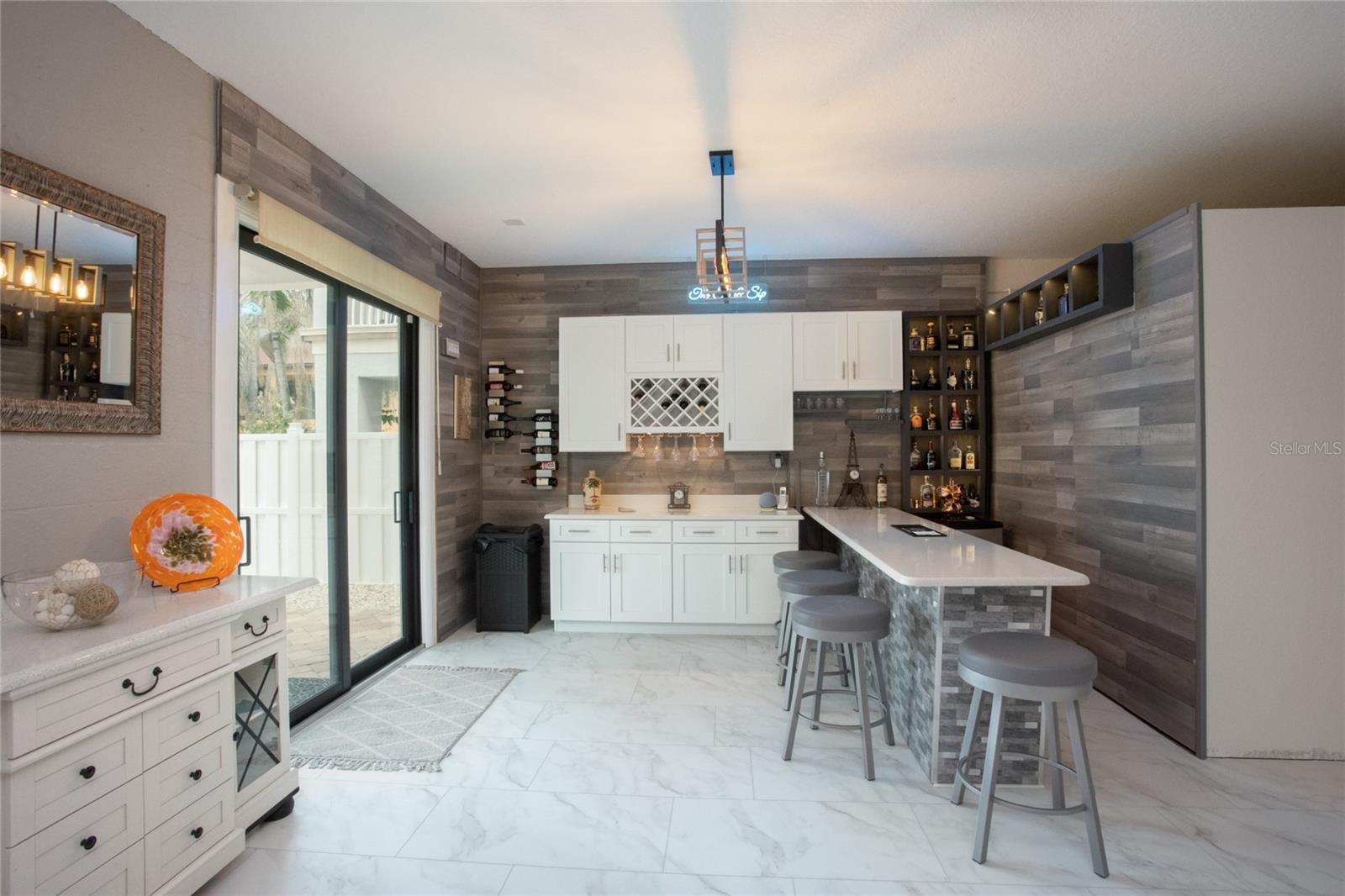 105 WIMBLEDON CT, REDINGTON SHORES, FL, 33708