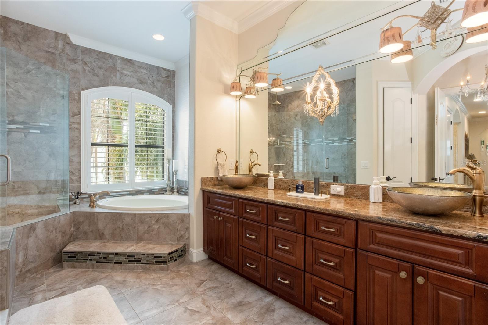 105 WIMBLEDON CT, REDINGTON SHORES, FL, 33708