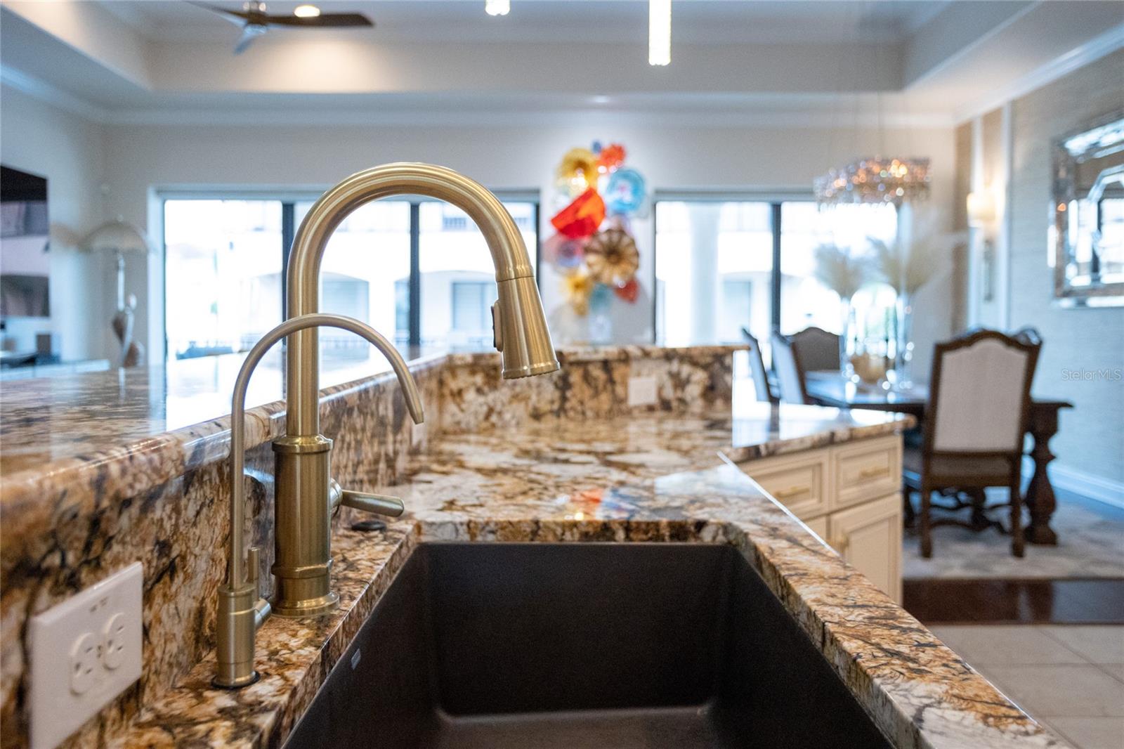 105 WIMBLEDON CT, REDINGTON SHORES, FL, 33708