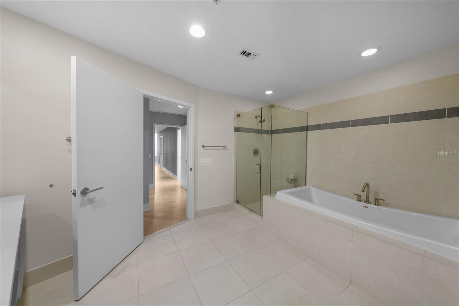 175 1ST ST S #3102, ST PETERSBURG, FL, 33701