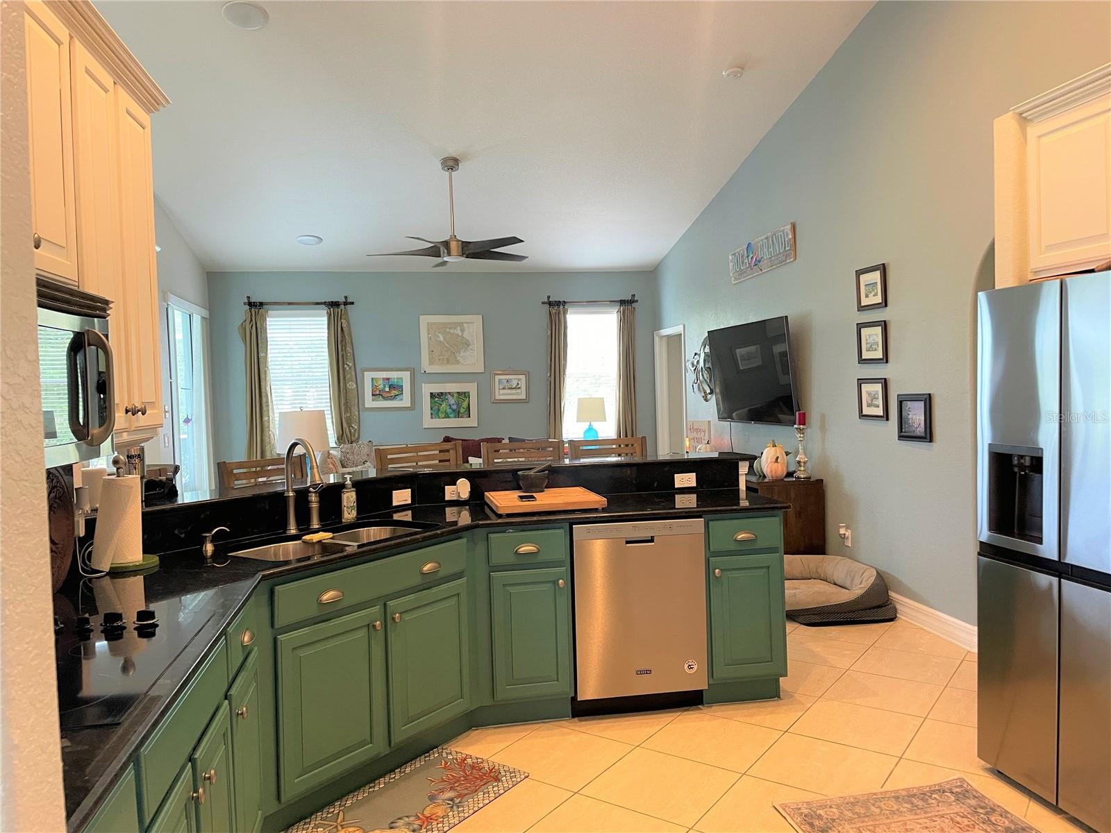 1042 BOUNDARY BLVD, ROTONDA WEST, FL, 33947