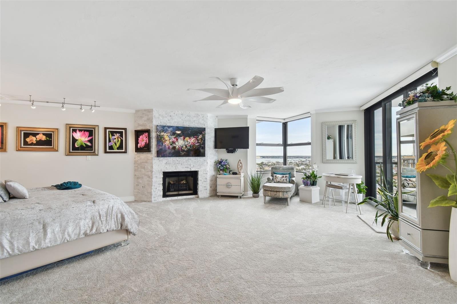 1660 GULF BLVD #PH1, CLEARWATER BEACH, FL, 33767