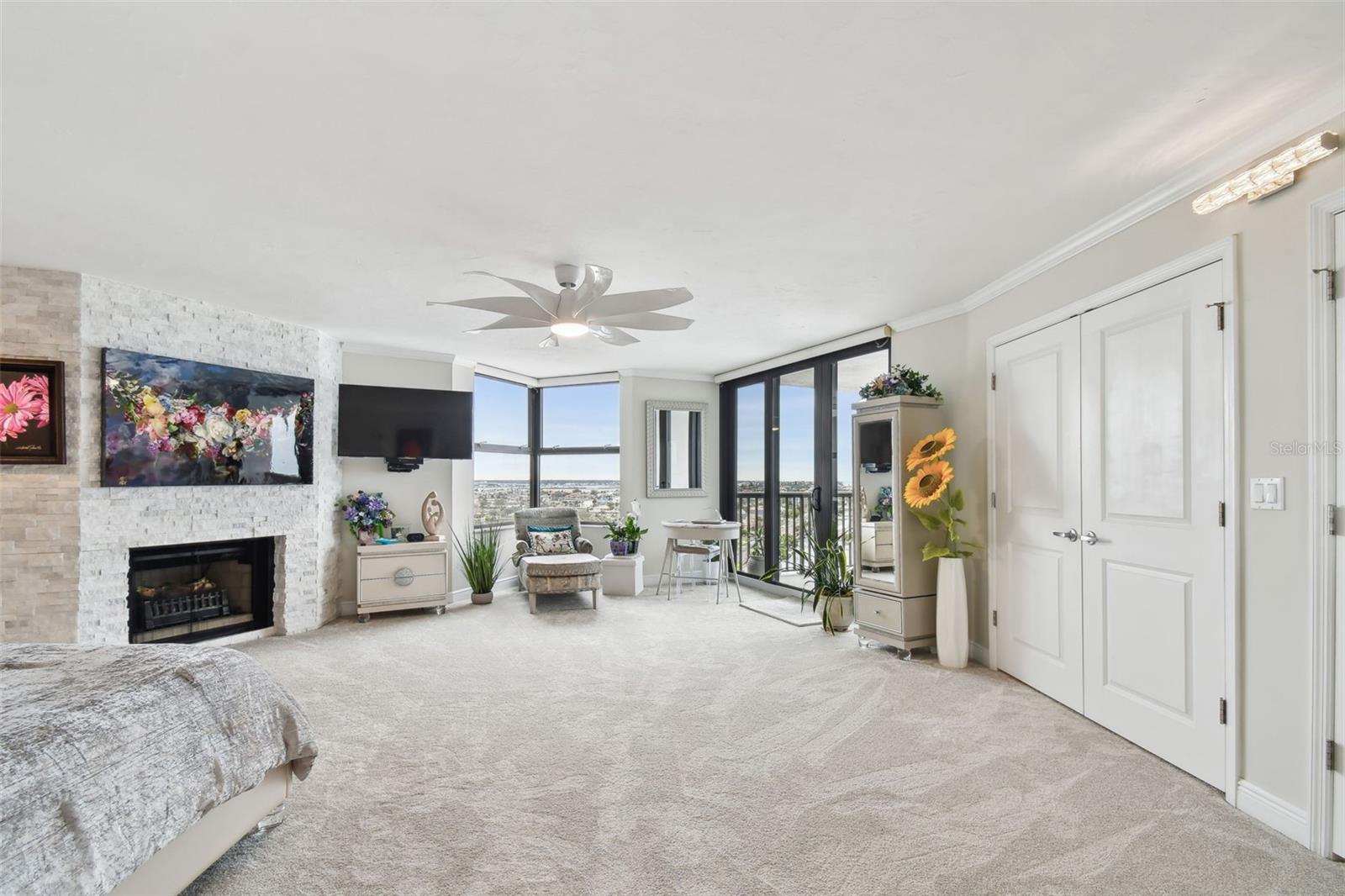1660 GULF BLVD #PH1, CLEARWATER BEACH, FL, 33767