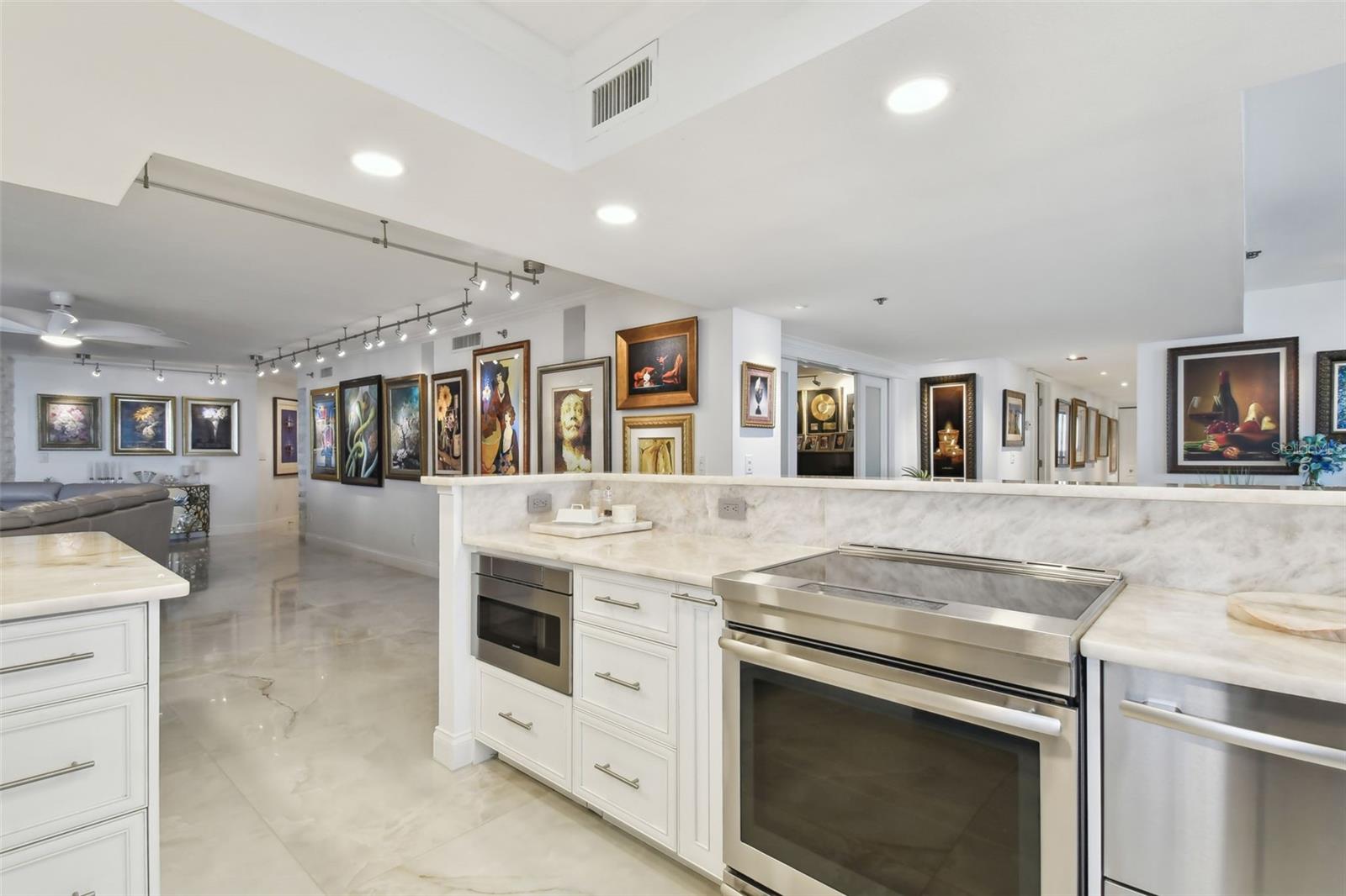 1660 GULF BLVD #PH1, CLEARWATER BEACH, FL, 33767