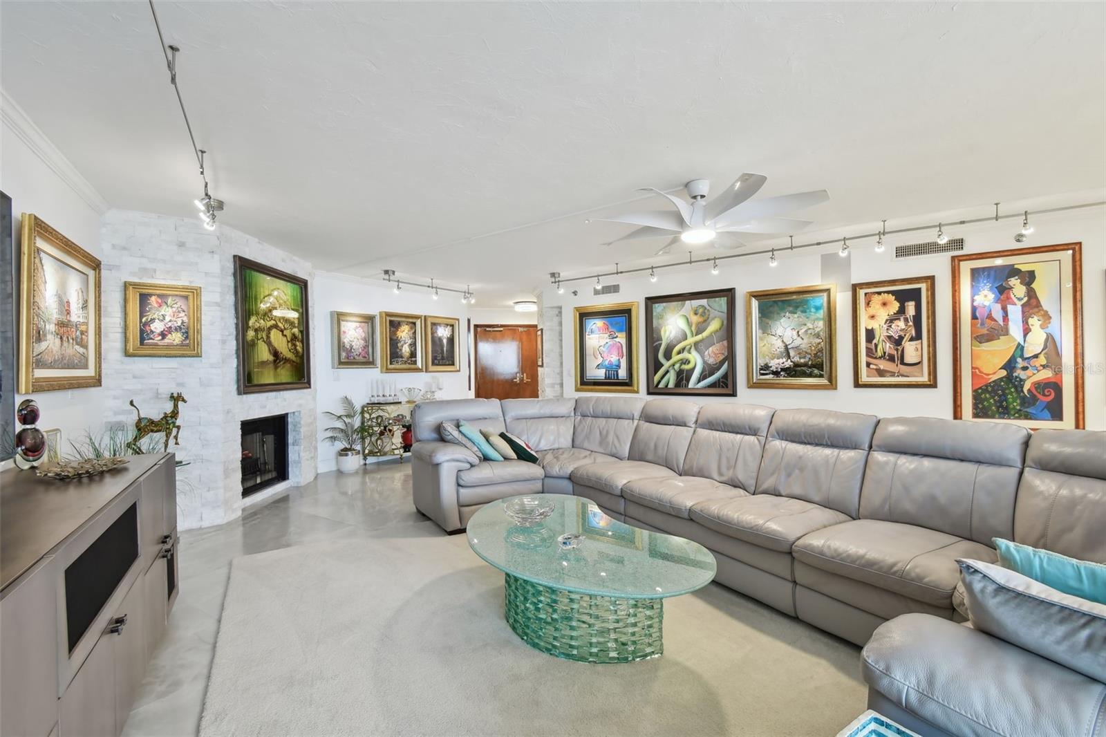 1660 GULF BLVD #PH1, CLEARWATER BEACH, FL, 33767
