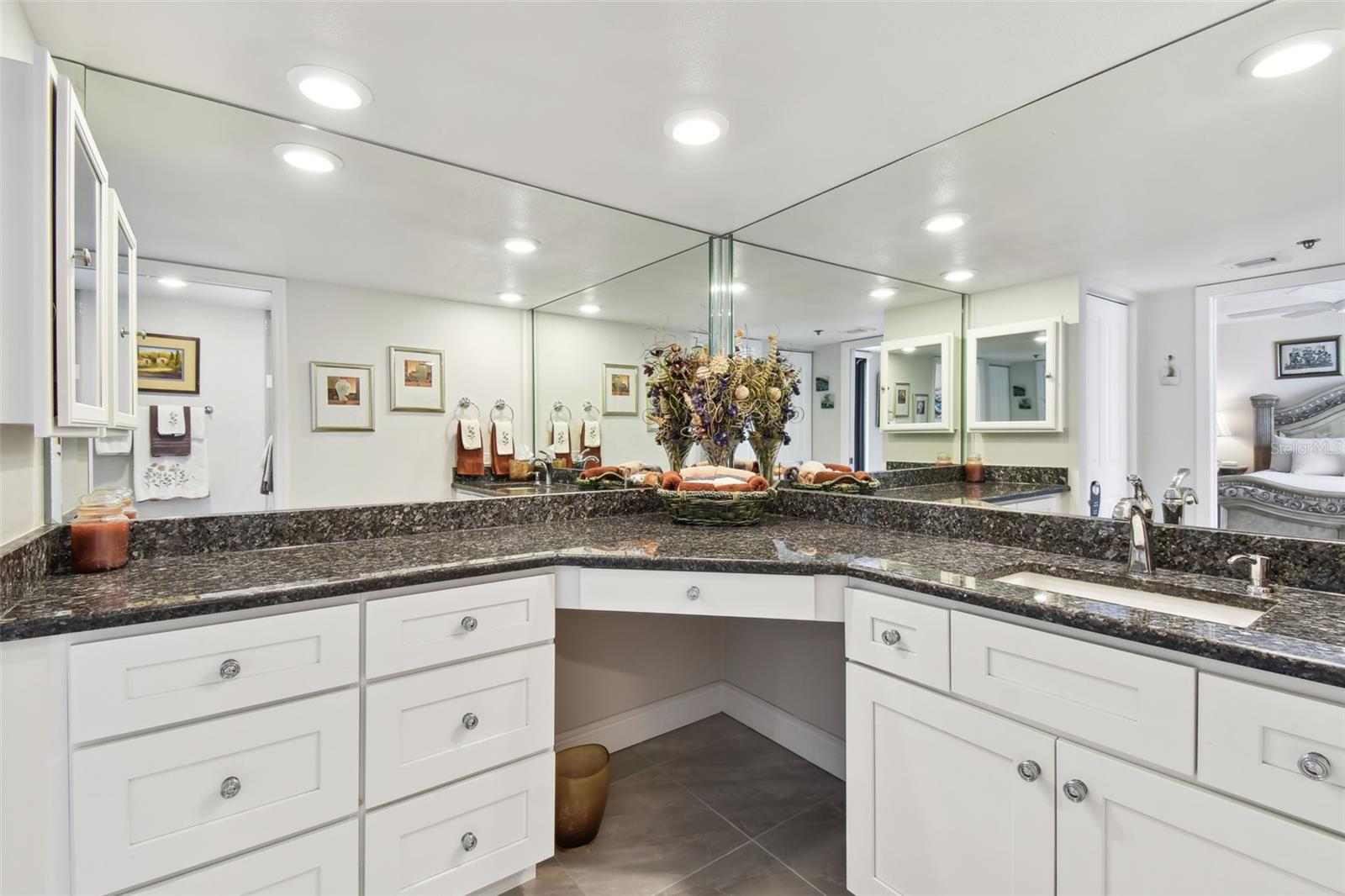 1660 GULF BLVD #PH1, CLEARWATER BEACH, FL, 33767