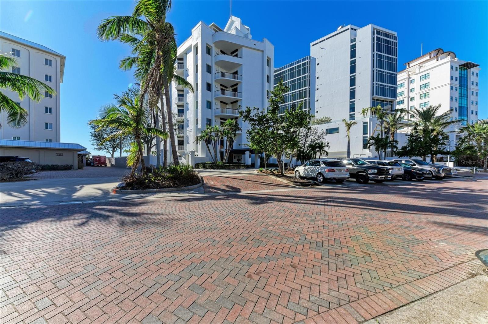 306 GOLDEN GATE PT #2, SARASOTA, FL, 34236