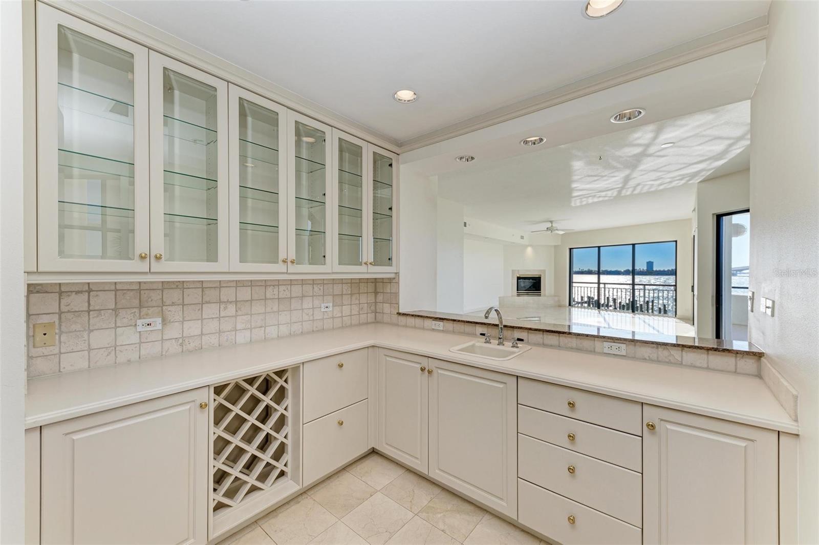 306 GOLDEN GATE PT #2, SARASOTA, FL, 34236
