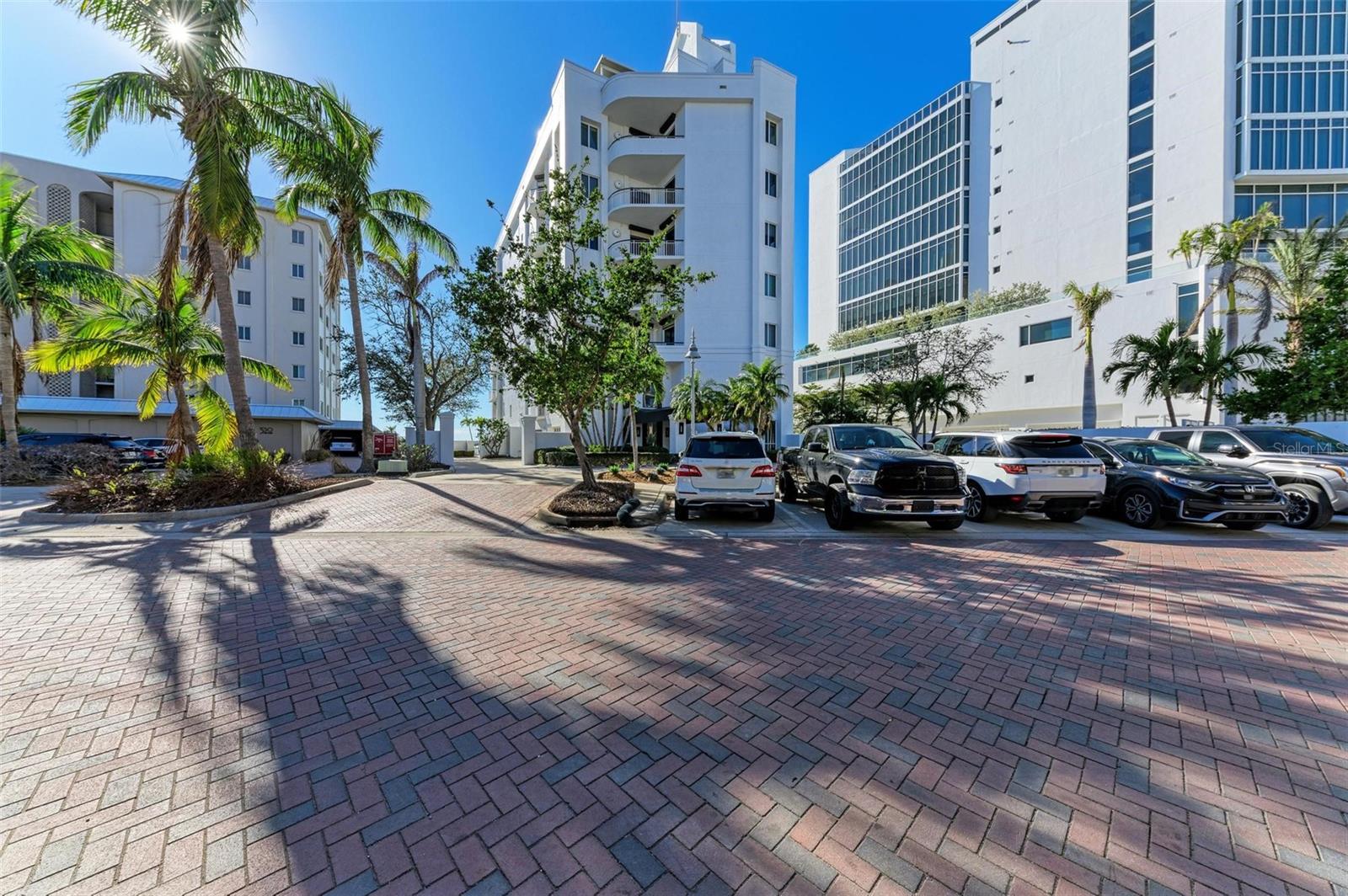 306 GOLDEN GATE PT #2, SARASOTA, FL, 34236