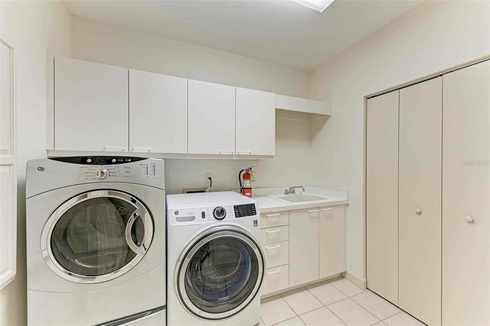 306 GOLDEN GATE PT #2, SARASOTA, FL, 34236