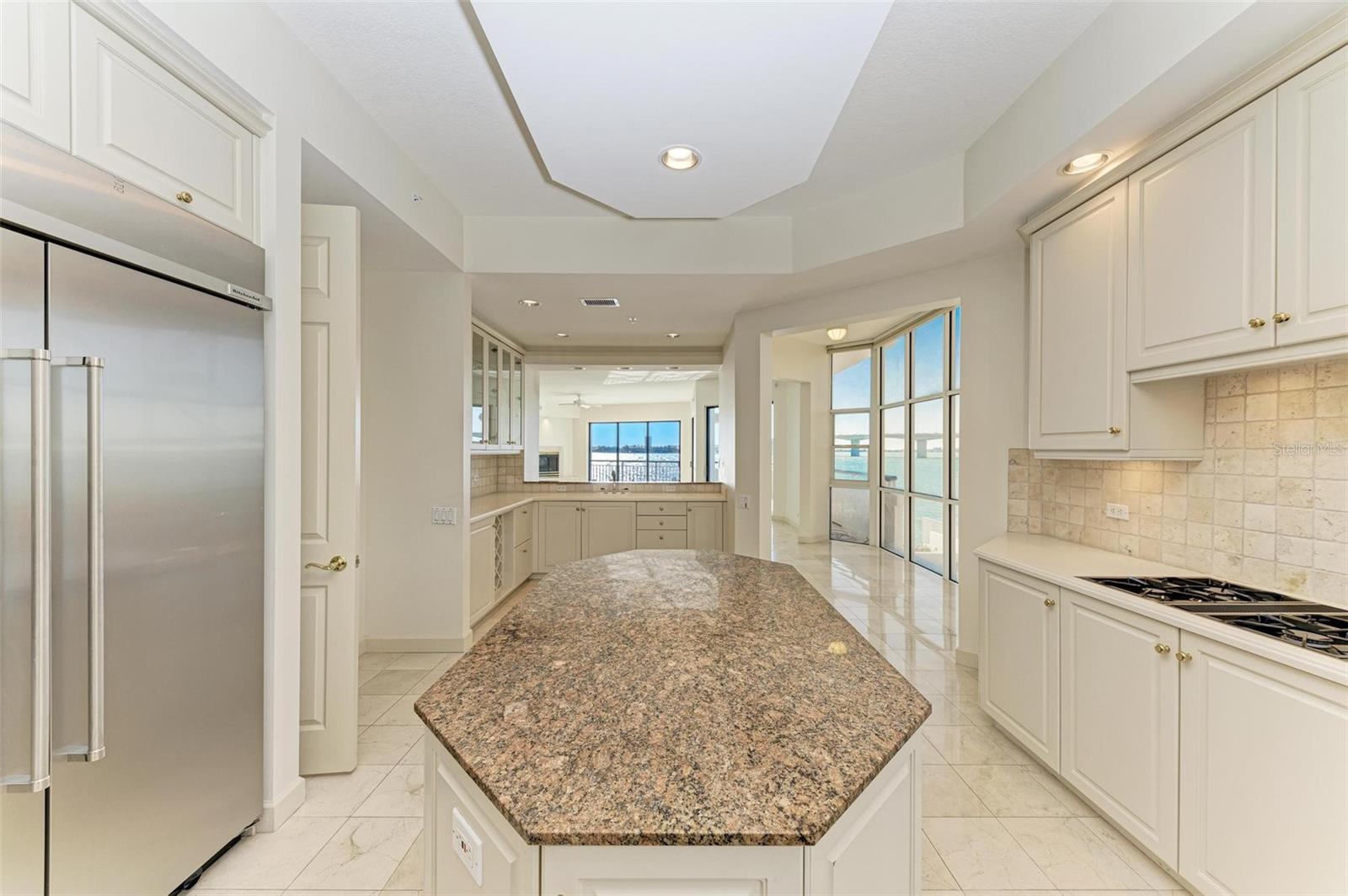 306 GOLDEN GATE PT #2, SARASOTA, FL, 34236