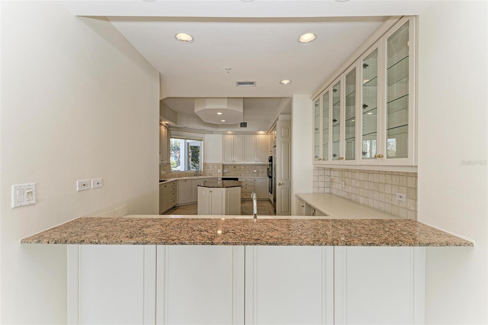 306 GOLDEN GATE PT #2, SARASOTA, FL, 34236