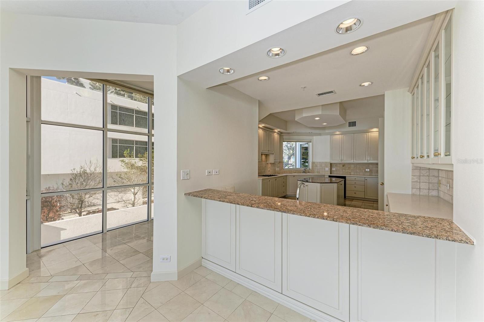 306 GOLDEN GATE PT #2, SARASOTA, FL, 34236