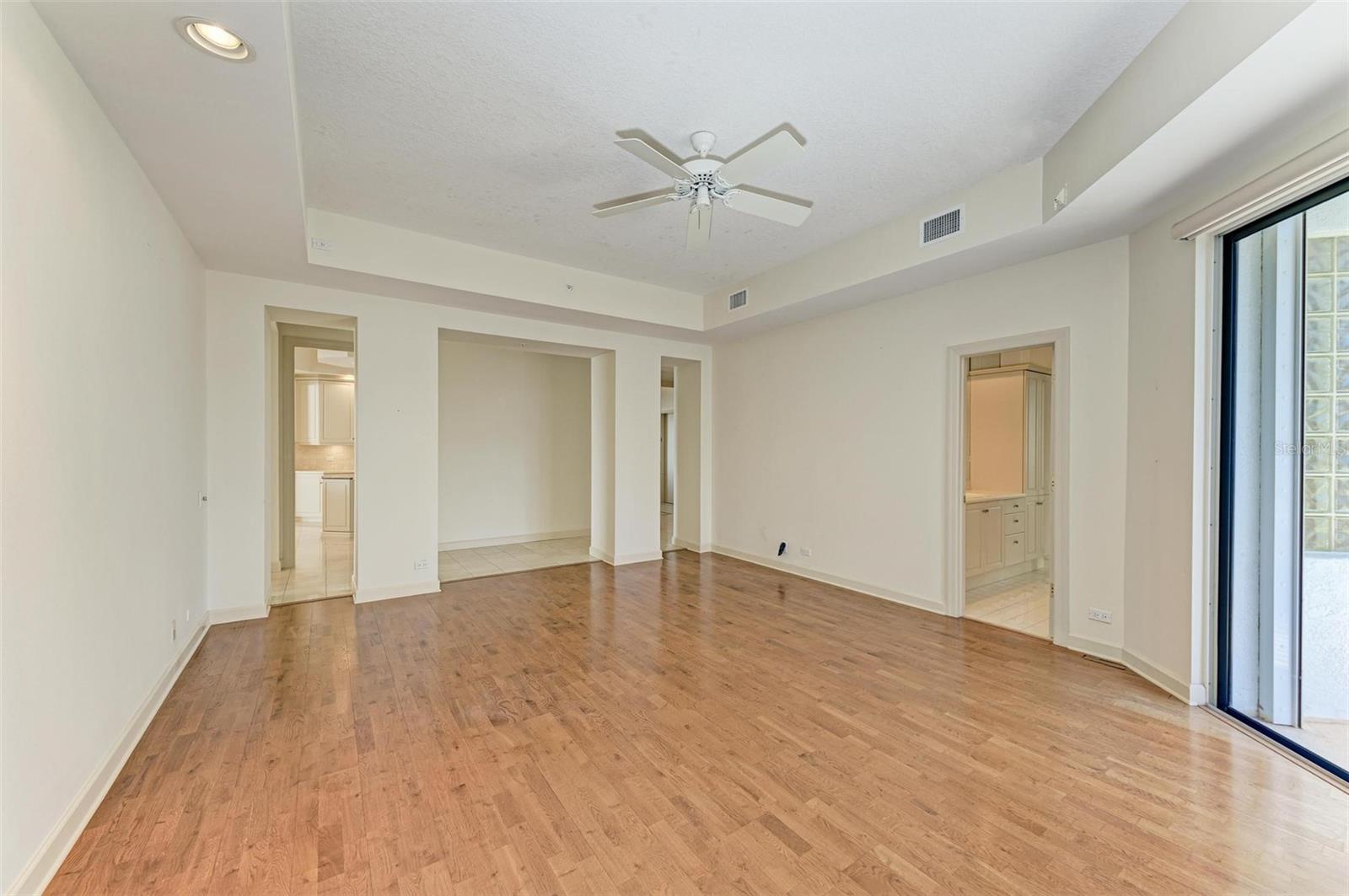 306 GOLDEN GATE PT #2, SARASOTA, FL, 34236