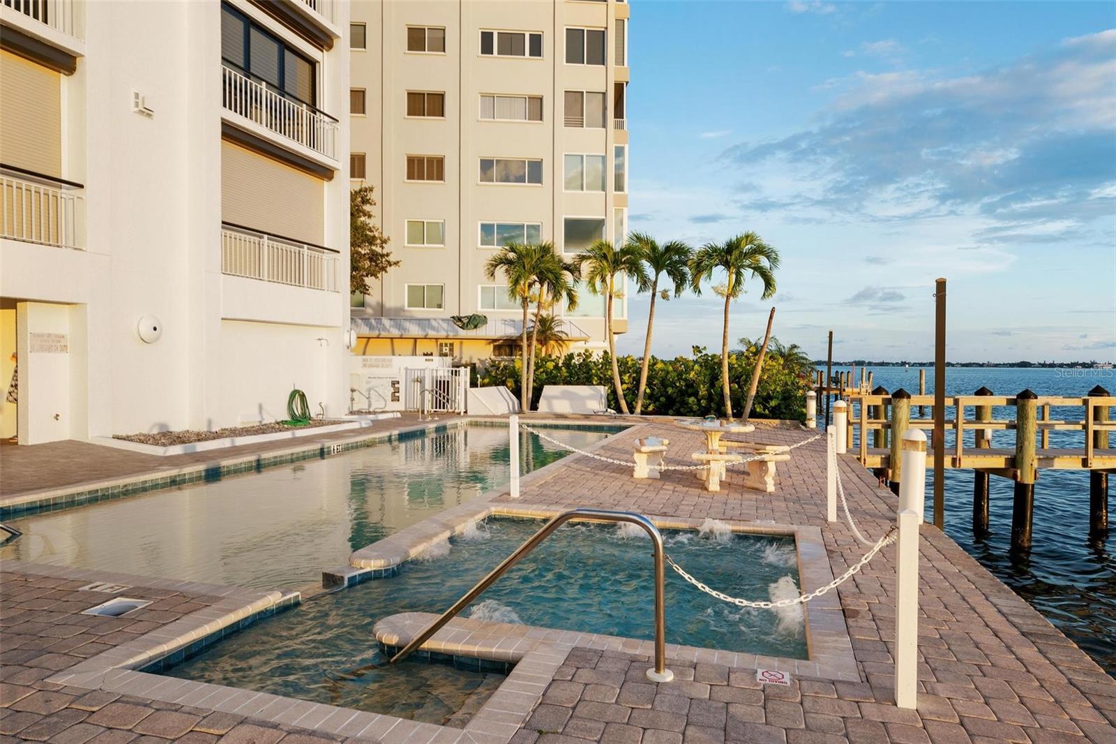 306 GOLDEN GATE PT #2, SARASOTA, FL, 34236