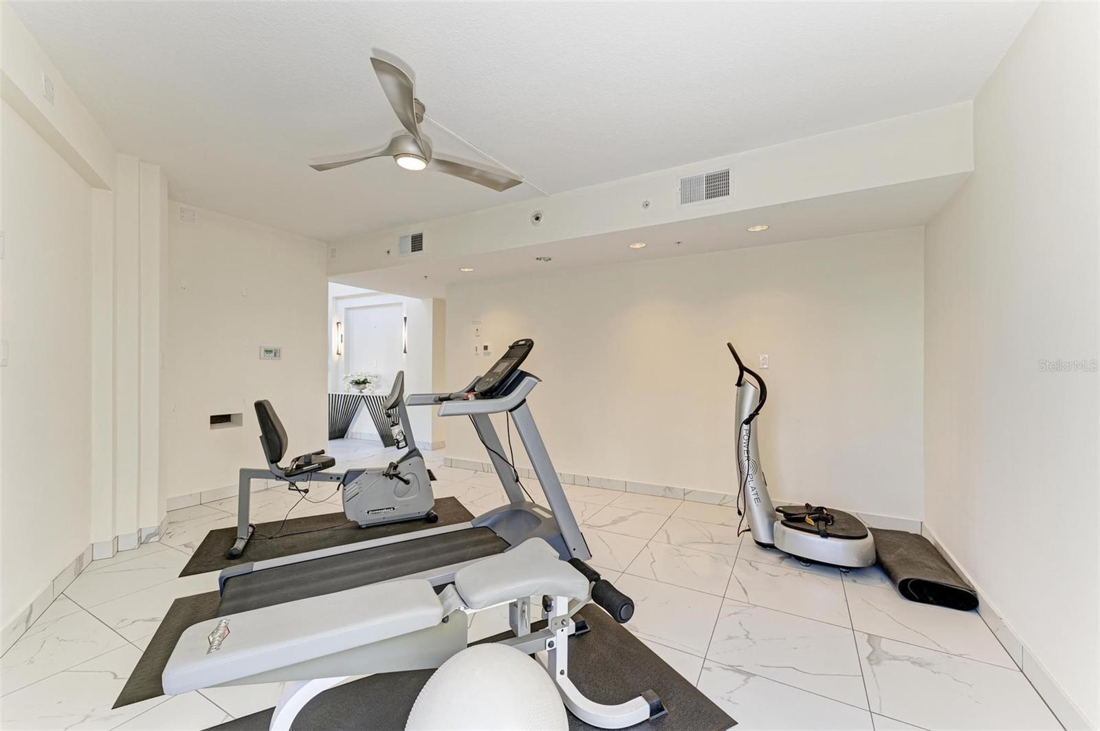 306 GOLDEN GATE PT #2, SARASOTA, FL, 34236