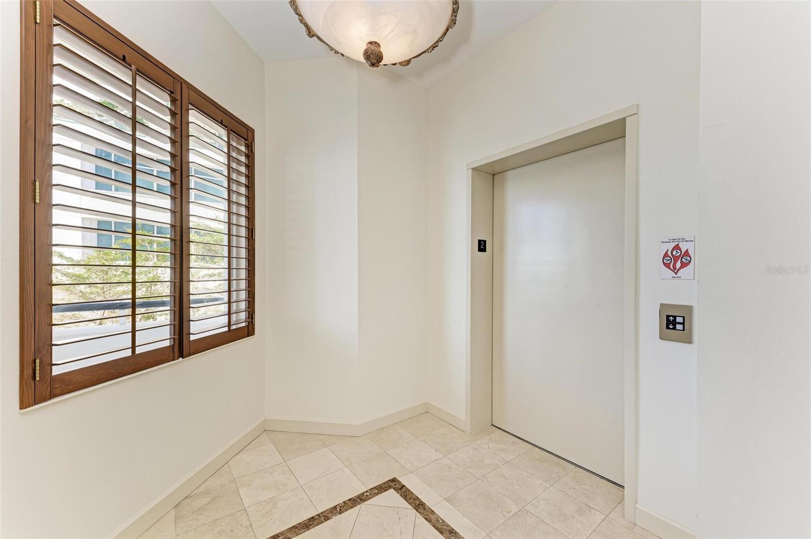 306 GOLDEN GATE PT #2, SARASOTA, FL, 34236