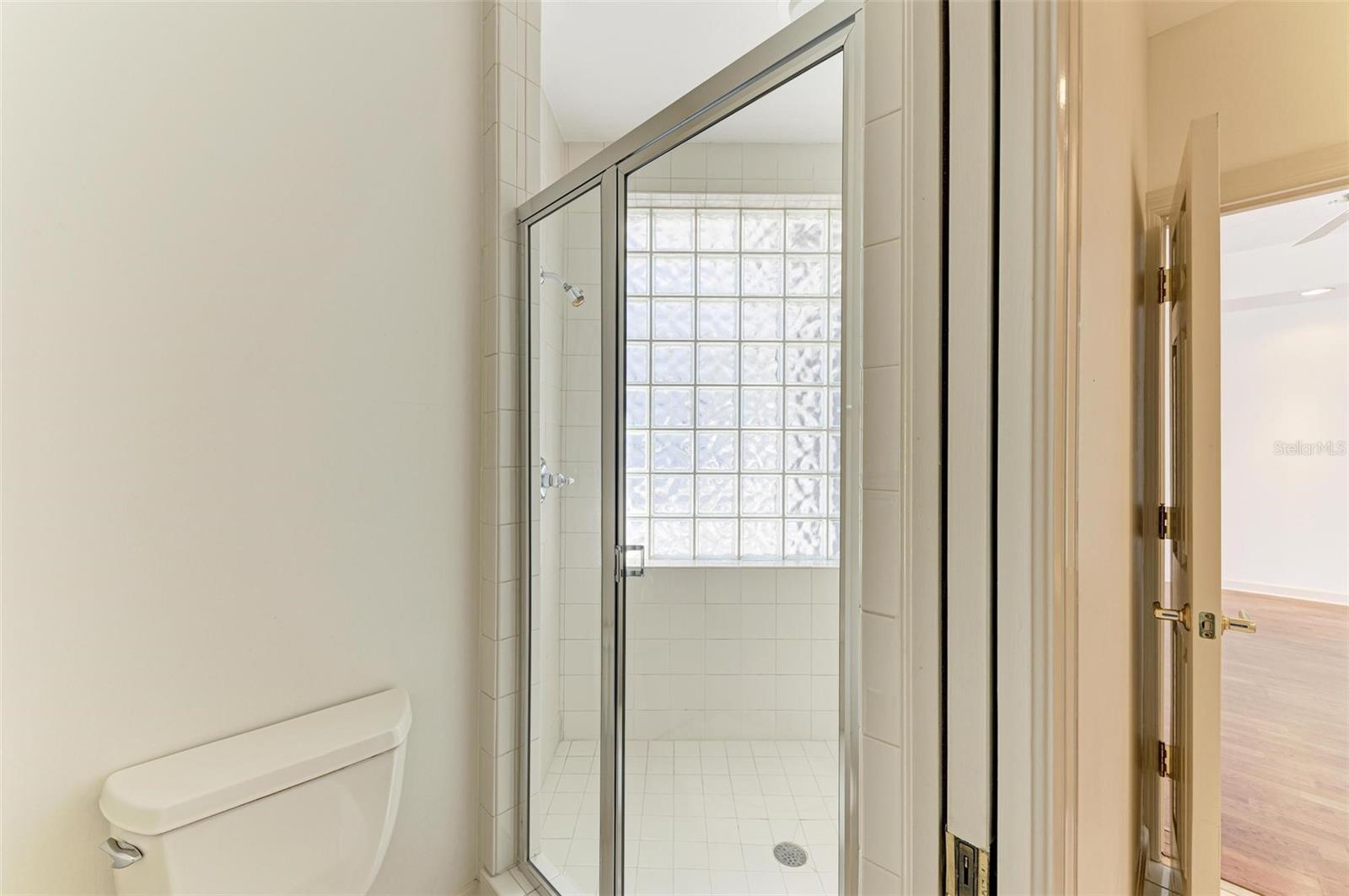 306 GOLDEN GATE PT #2, SARASOTA, FL, 34236