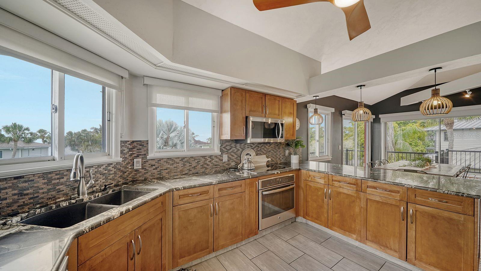 3907 BAYSIDE DR, BRADENTON, FL, 34210