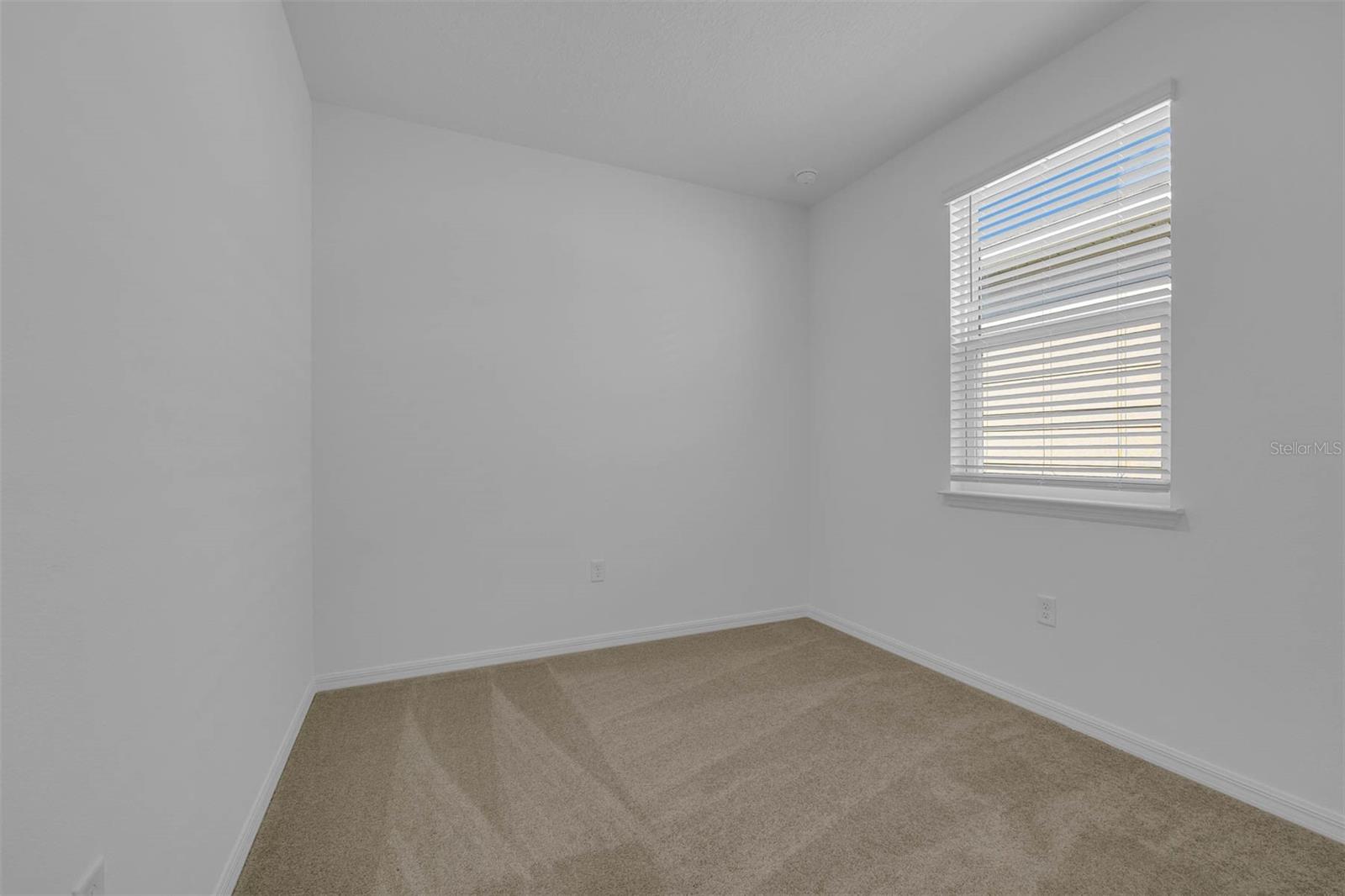562 ORIENT AVE, DEBARY, FL, 32713