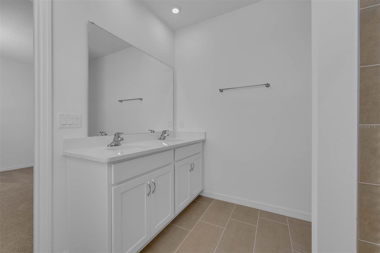 562 ORIENT AVE, DEBARY, FL, 32713