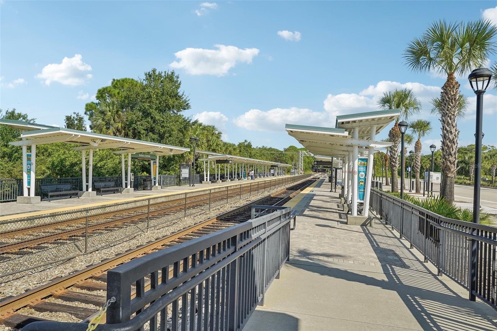 562 ORIENT AVE, DEBARY, FL, 32713