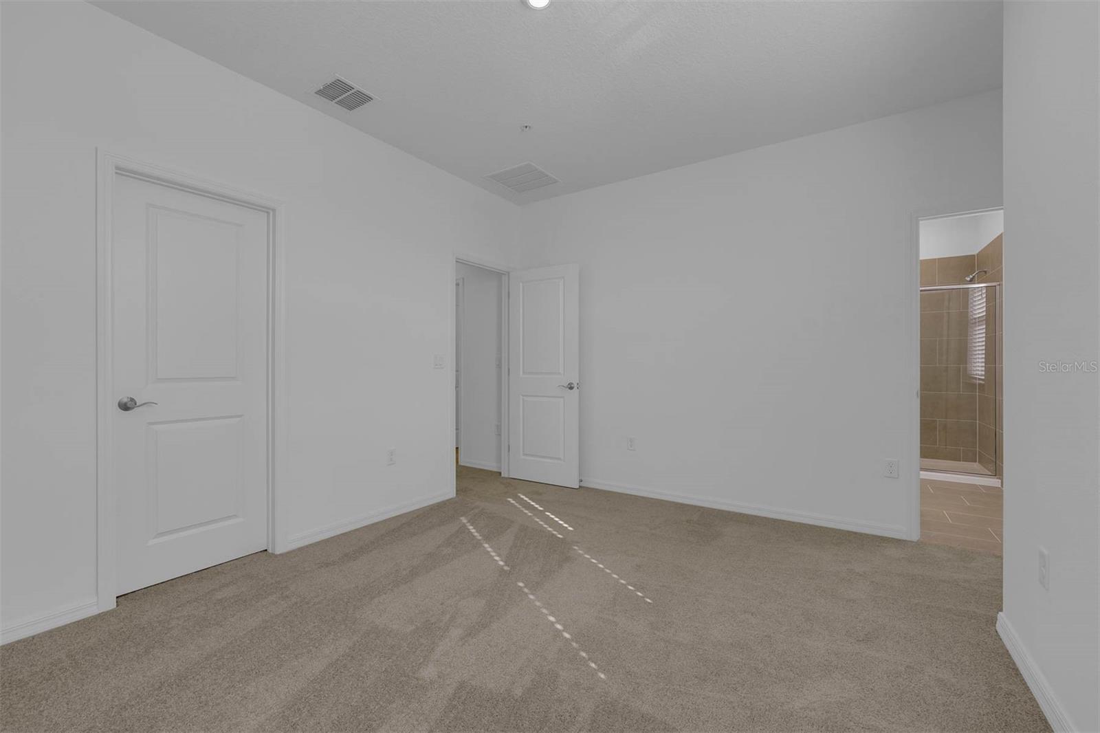 562 ORIENT AVE, DEBARY, FL, 32713