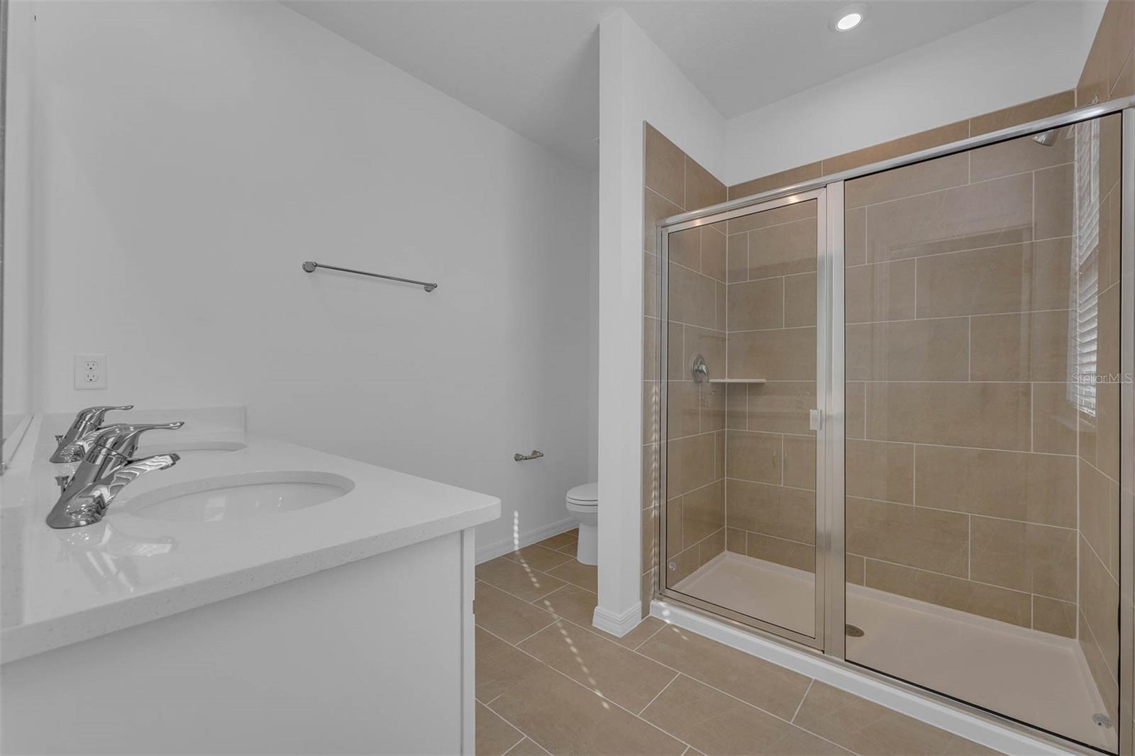 562 ORIENT AVE, DEBARY, FL, 32713