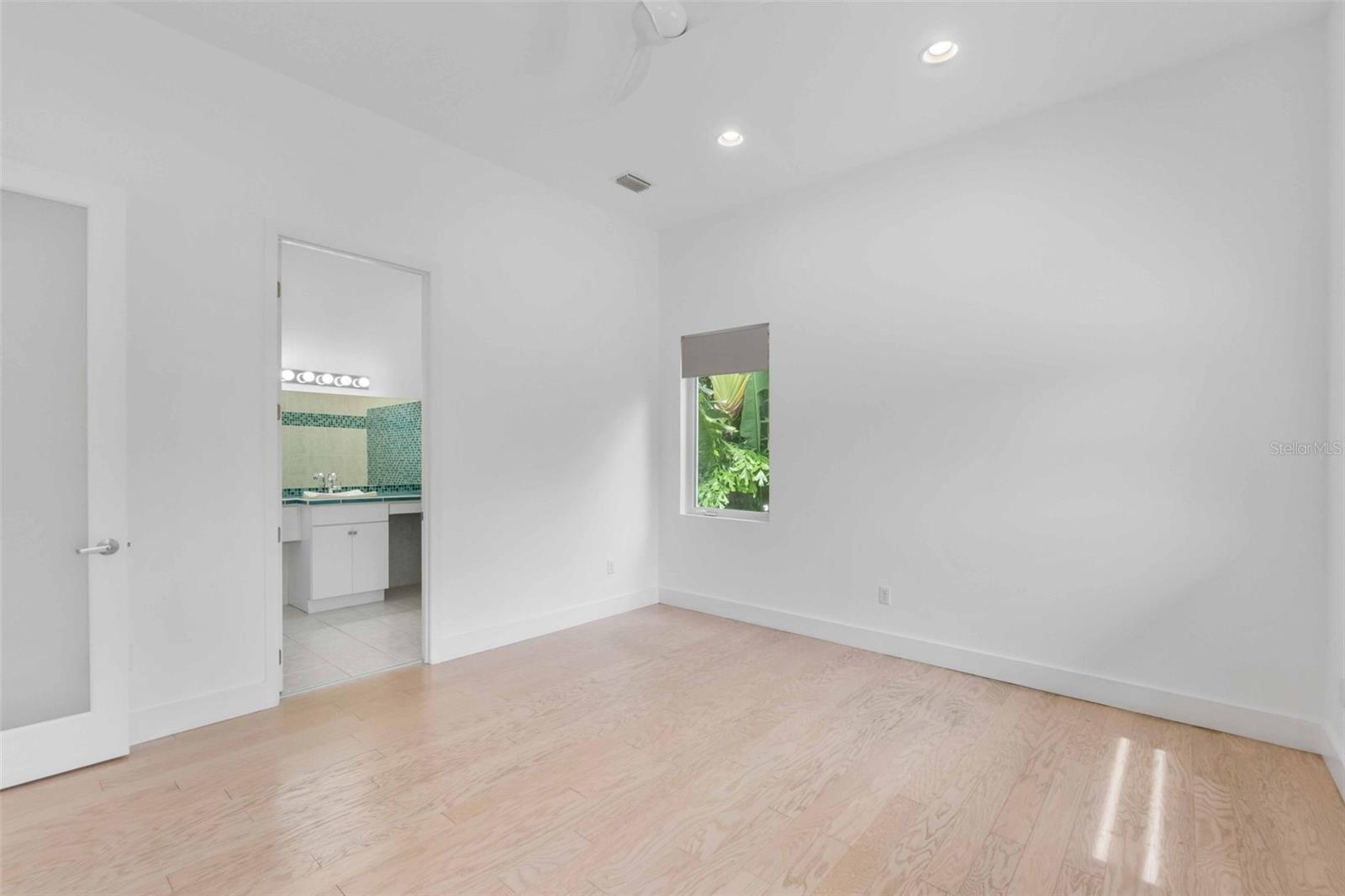 1751 HAWTHORNE ST, SARASOTA, FL, 34239
