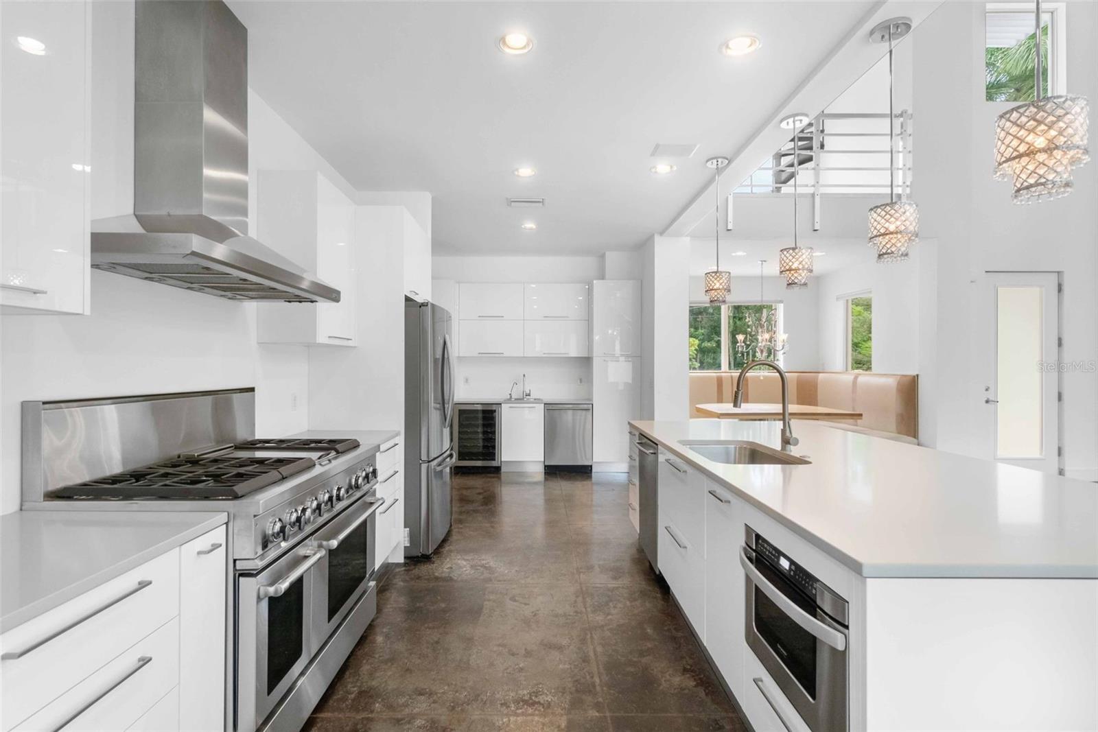 1751 HAWTHORNE ST, SARASOTA, FL, 34239