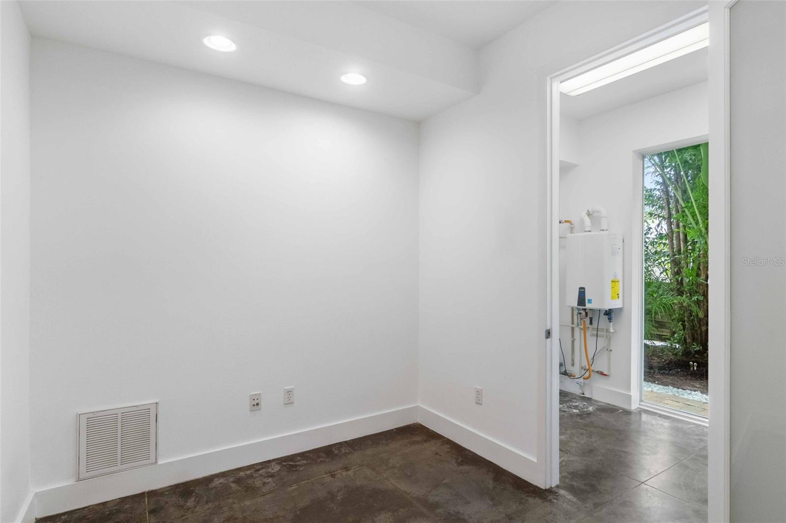 1751 HAWTHORNE ST, SARASOTA, FL, 34239