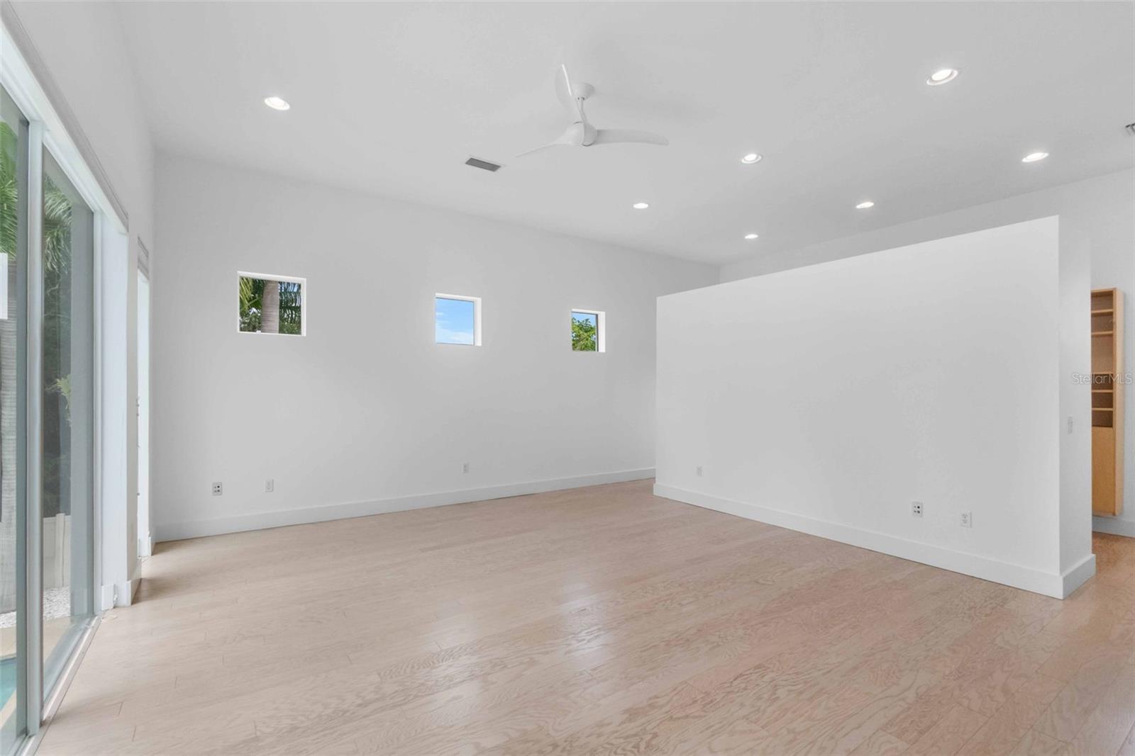 1751 HAWTHORNE ST, SARASOTA, FL, 34239