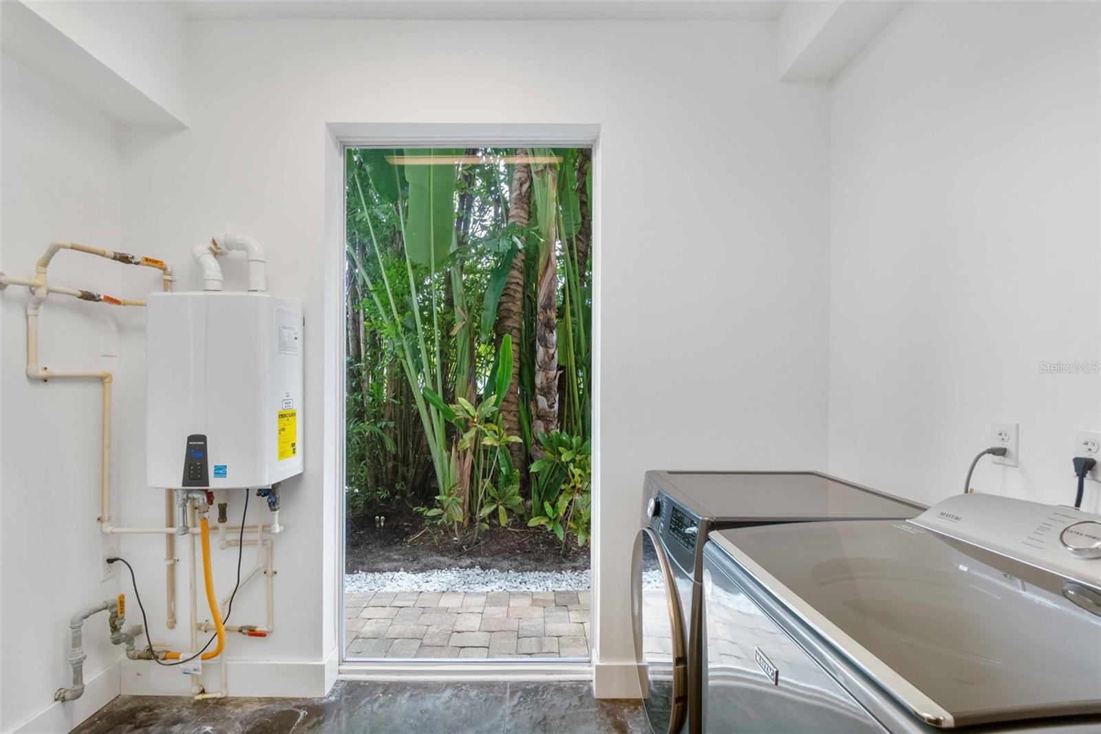 1751 HAWTHORNE ST, SARASOTA, FL, 34239