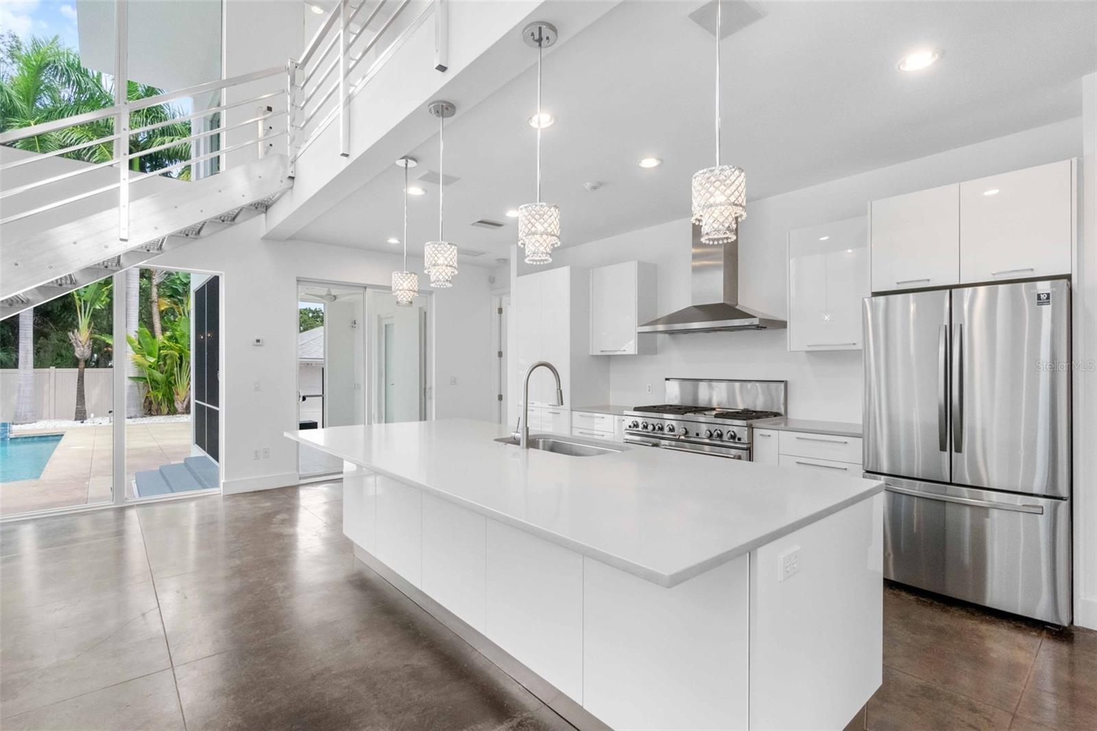 1751 HAWTHORNE ST, SARASOTA, FL, 34239