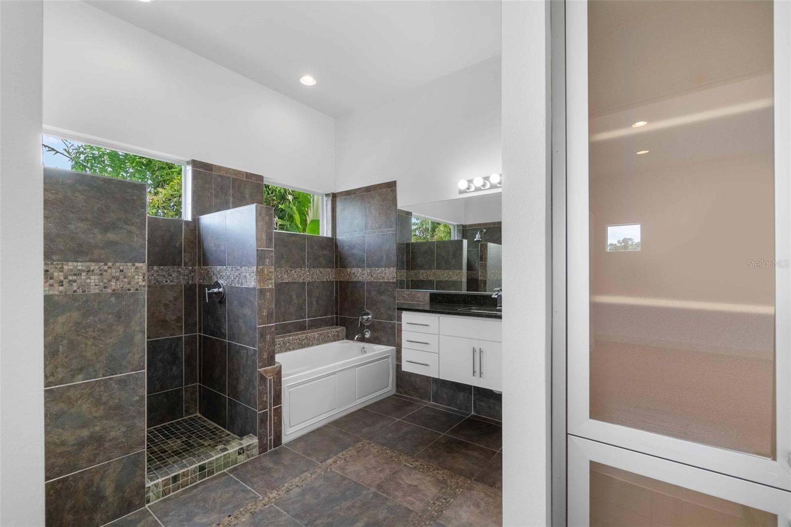 1751 HAWTHORNE ST, SARASOTA, FL, 34239