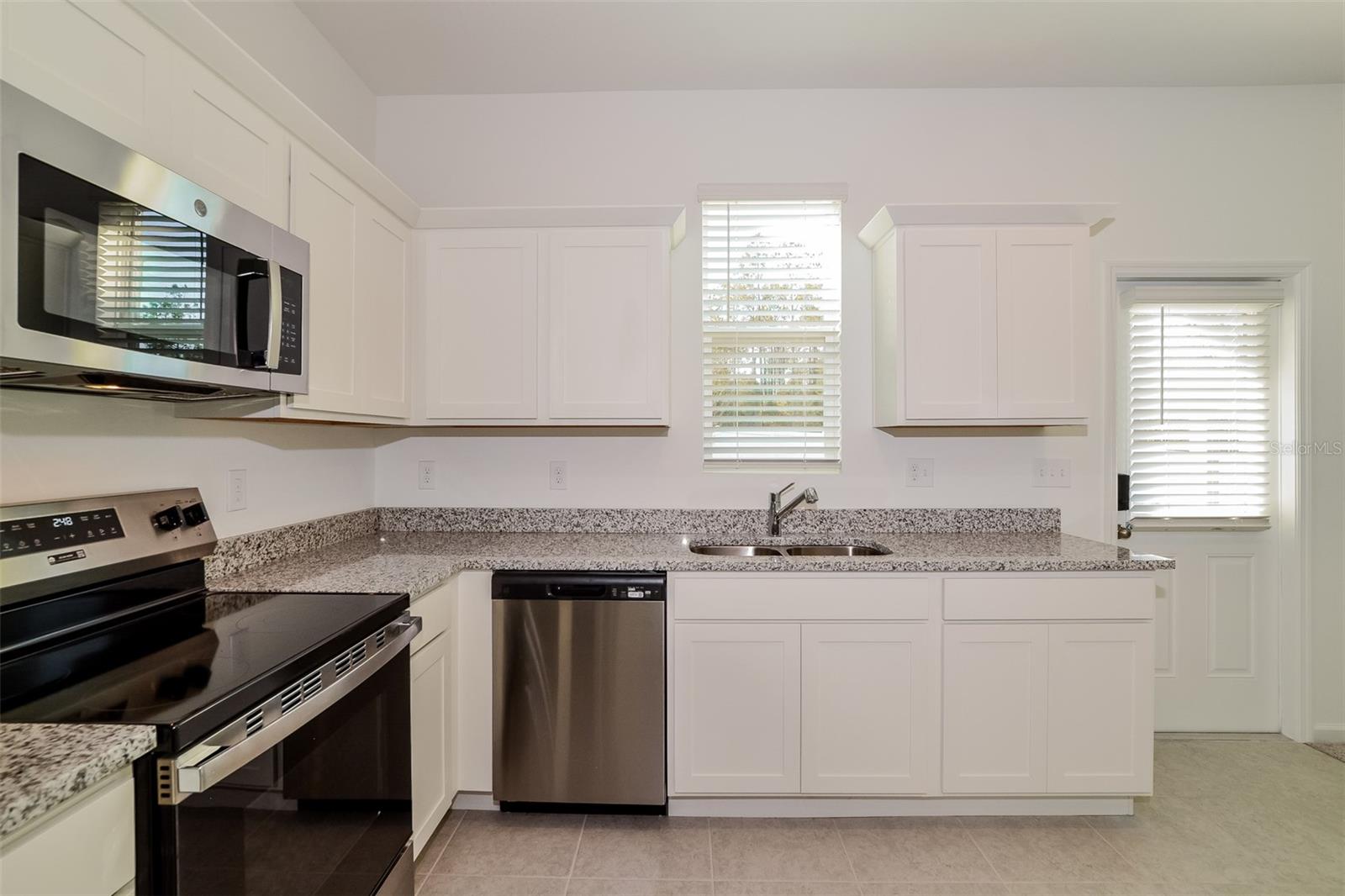 2069 HEMINGWAY CIR, GROVELAND, FL, 34736