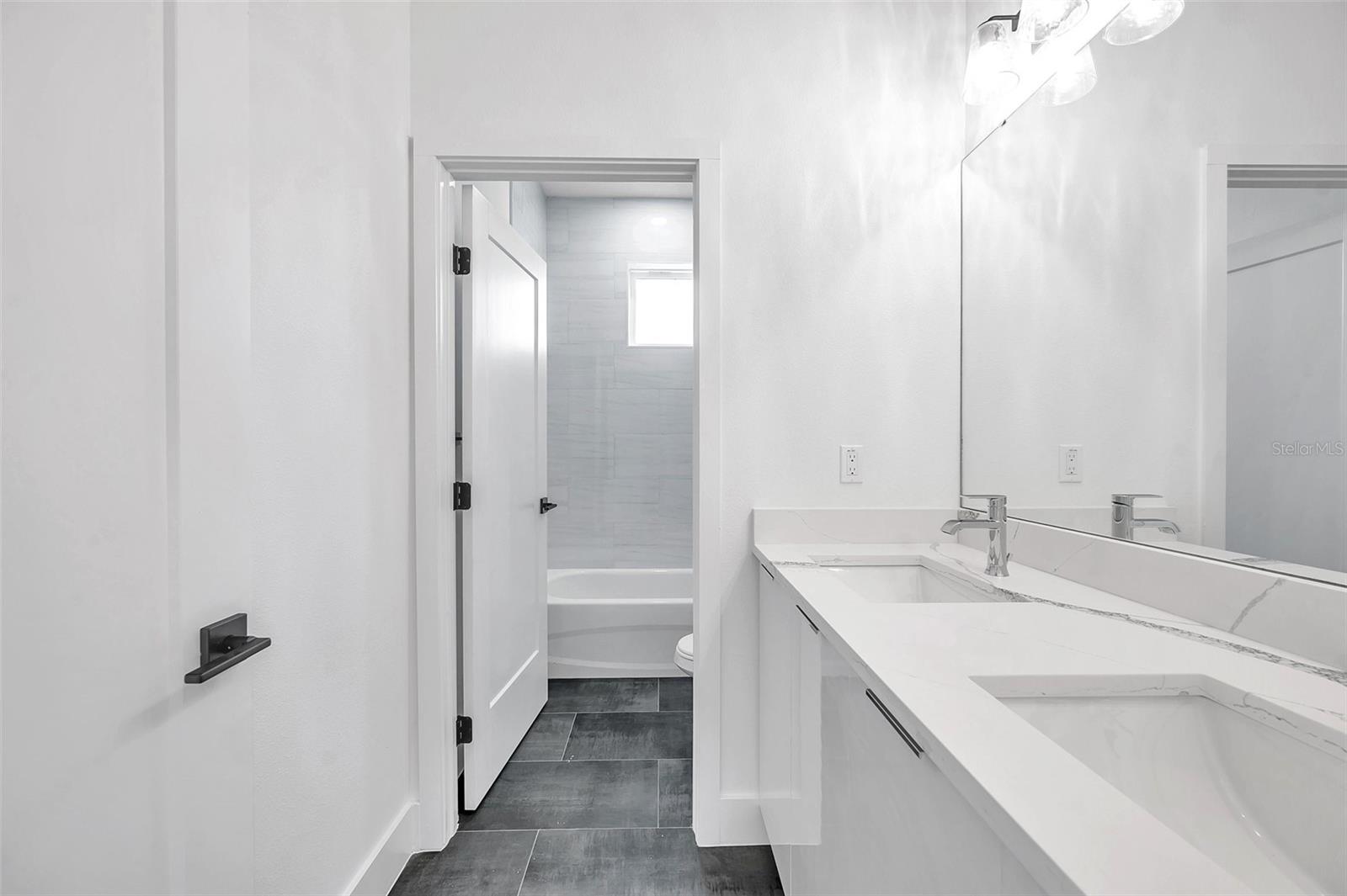 2608 W COLUMBUS DR #5, TAMPA, FL, 33607