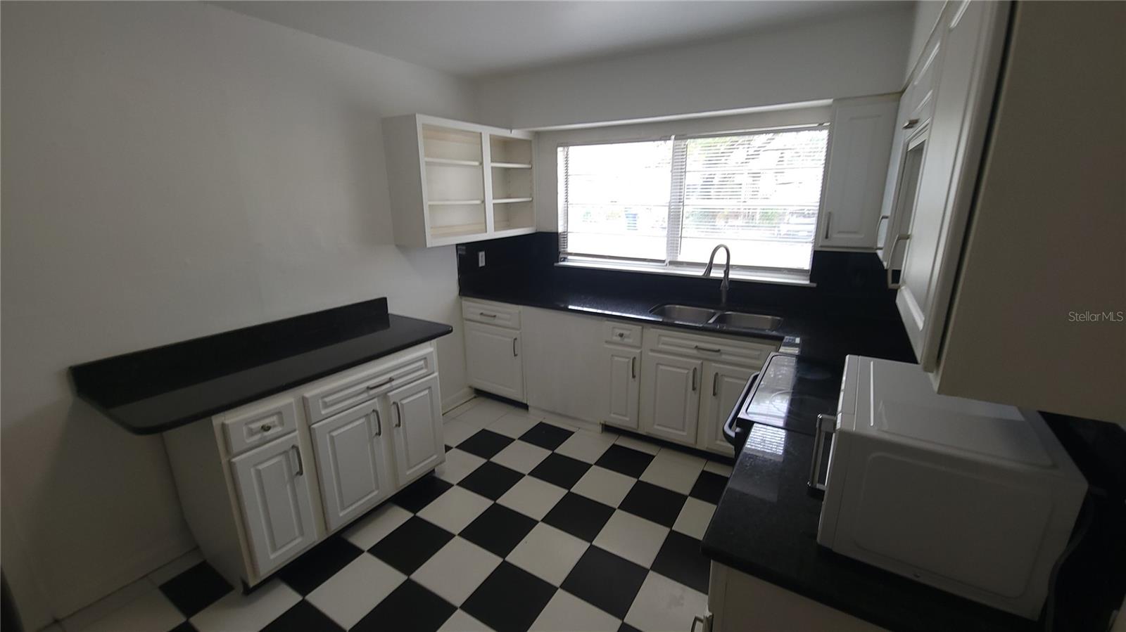 34616 W CHESTNUT ST, TAMPA, FL, 33607