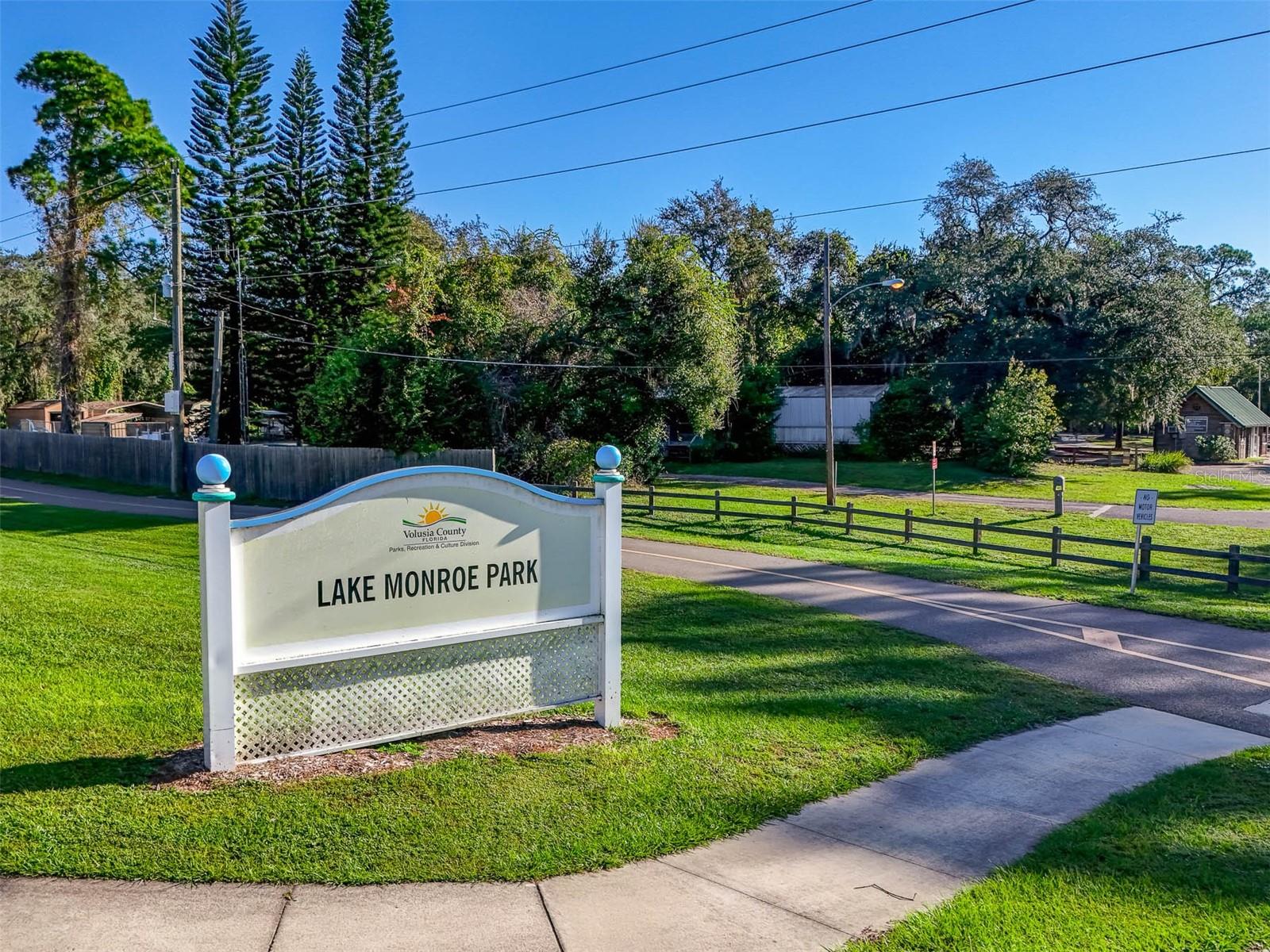 554 ORIENT AVE, DEBARY, FL, 32713