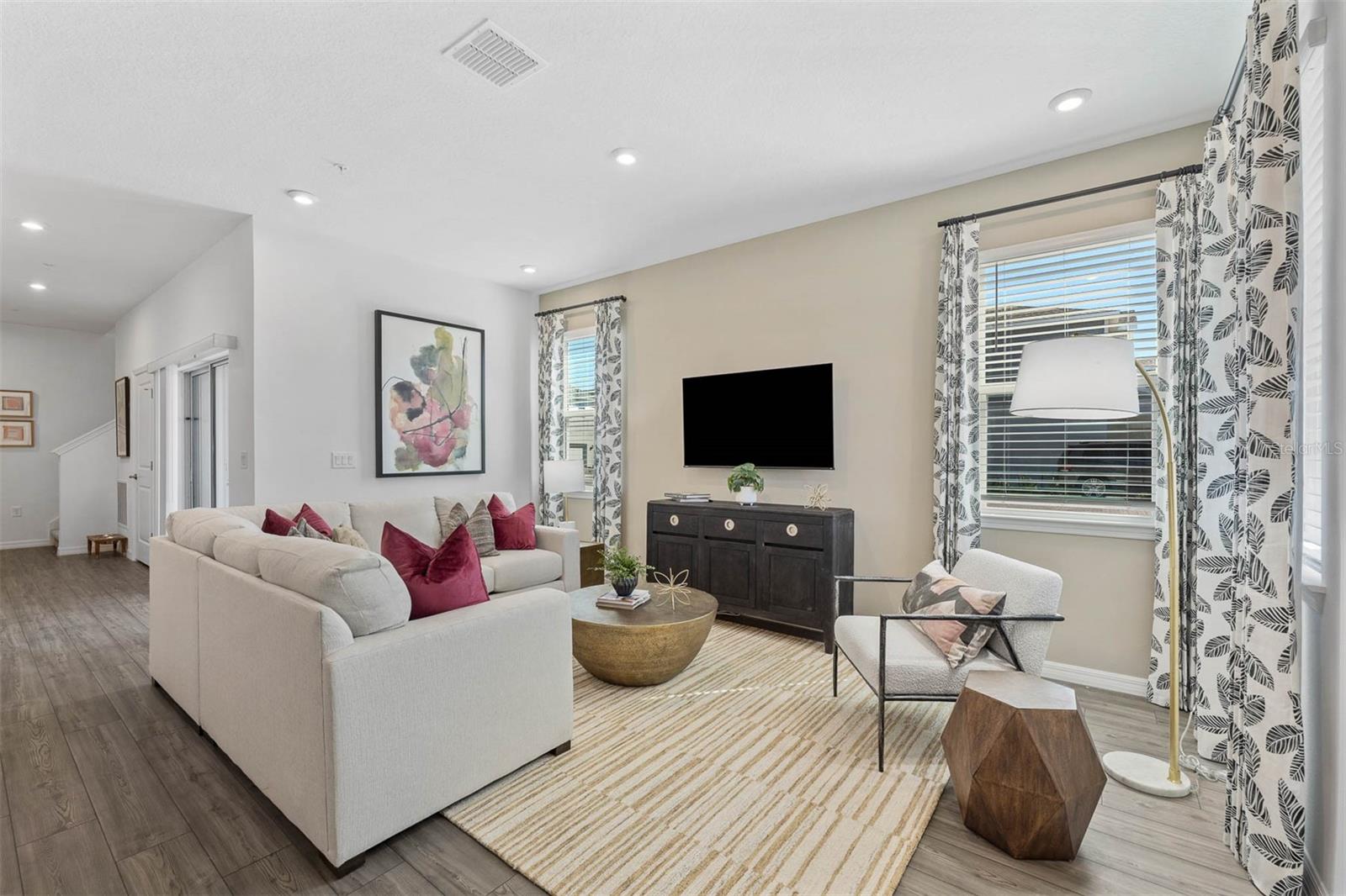 554 ORIENT AVE, DEBARY, FL, 32713