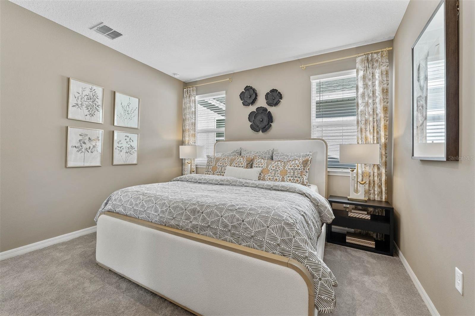 554 ORIENT AVE, DEBARY, FL, 32713