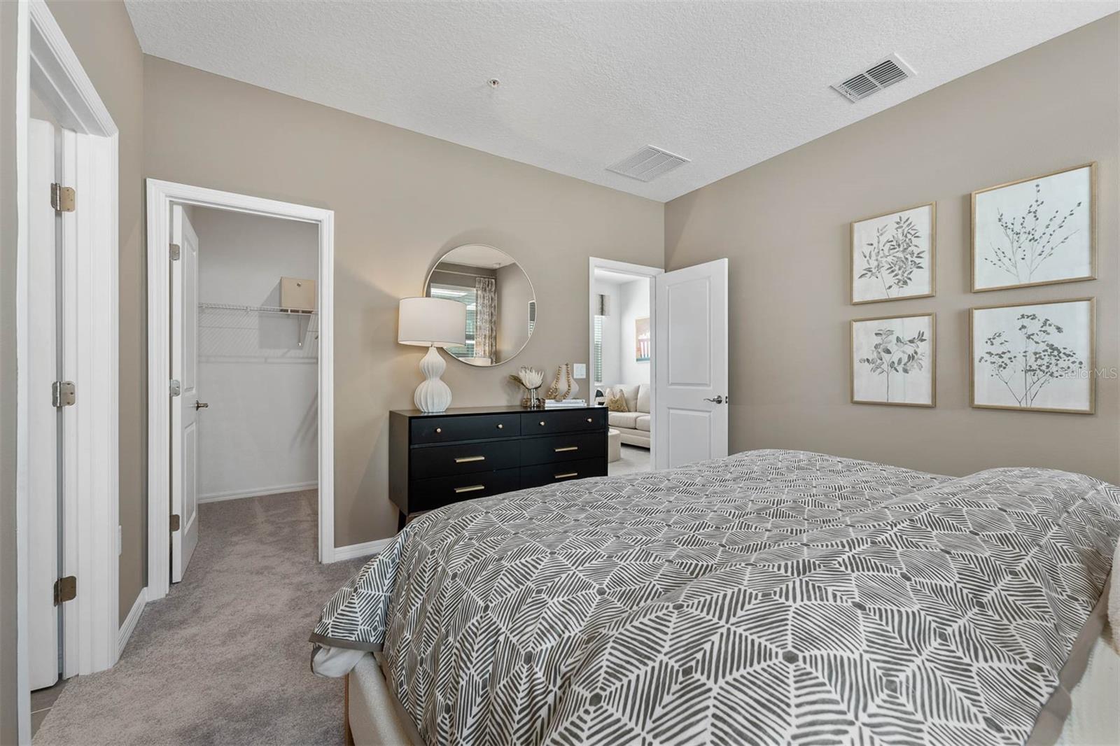 554 ORIENT AVE, DEBARY, FL, 32713