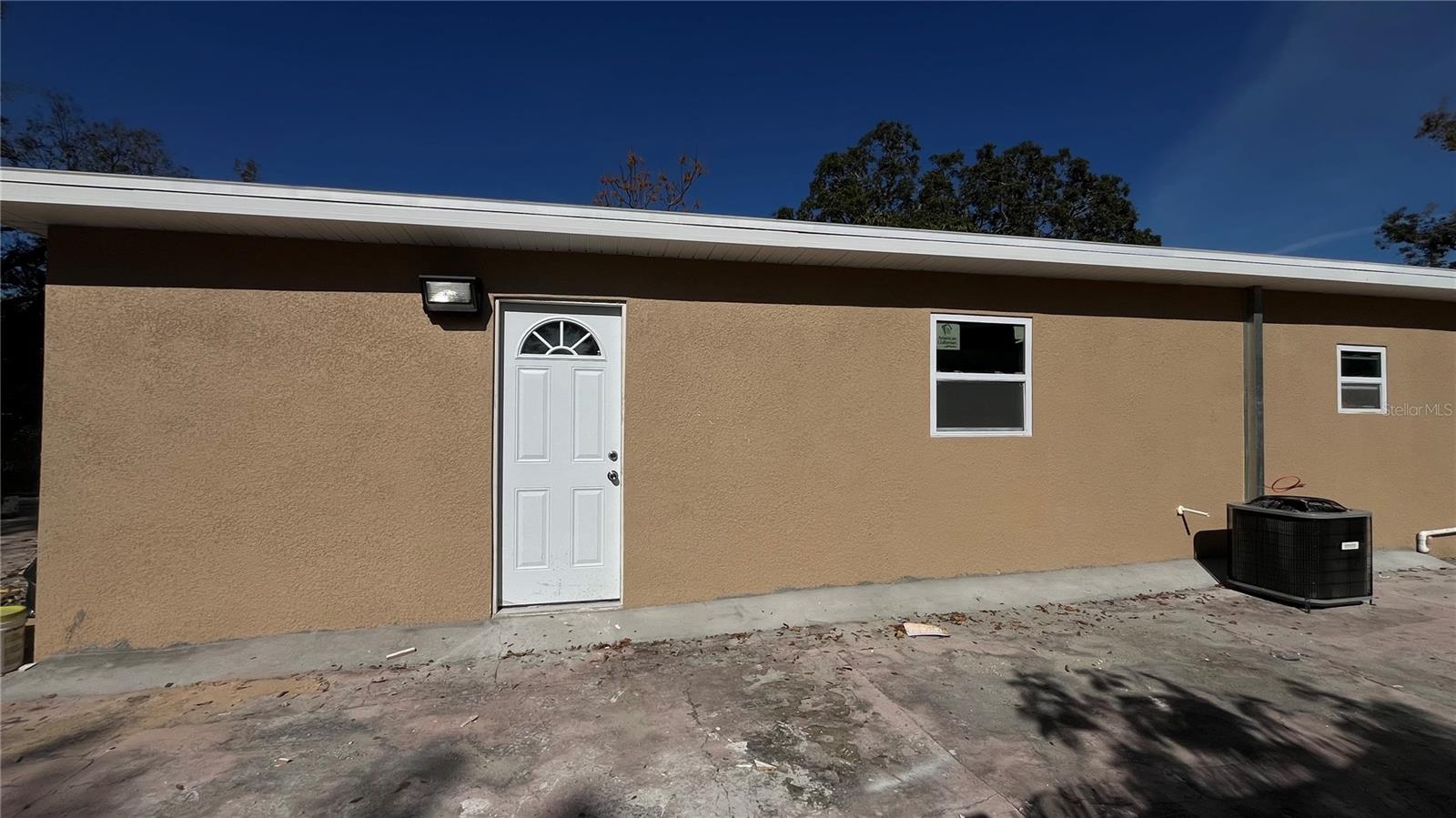 11112 N DIXON AVE, TAMPA, FL, 33612