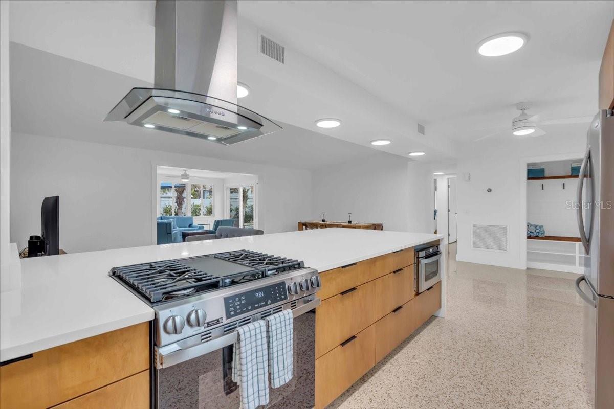 306 66TH ST, HOLMES BEACH, FL, 34217