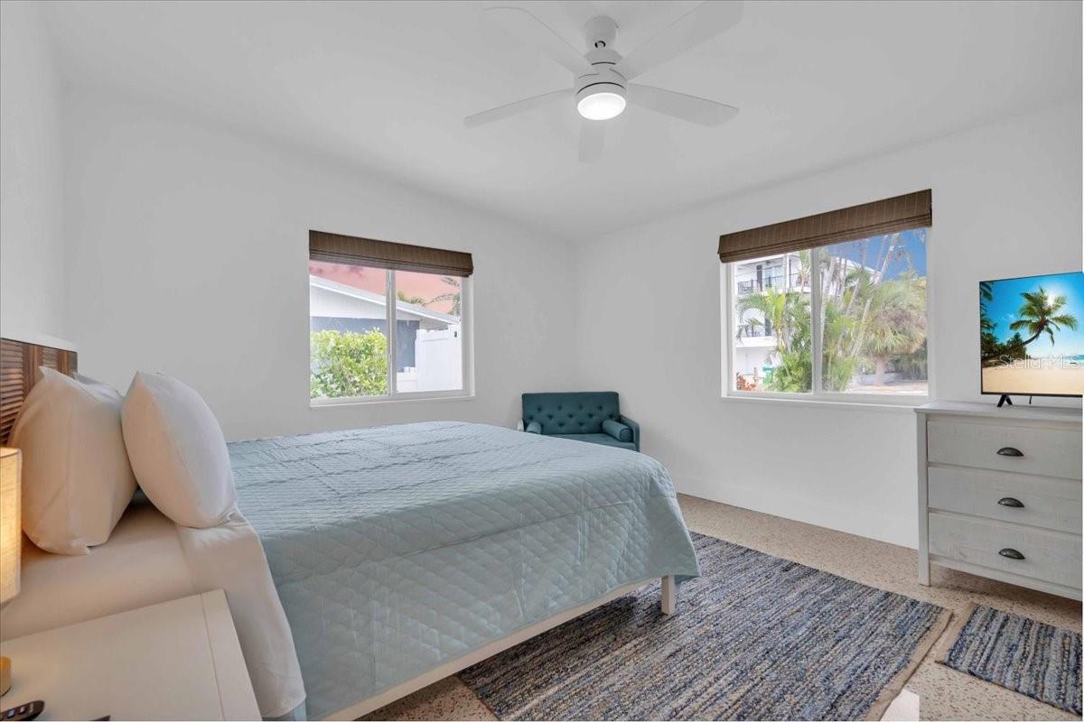306 66TH ST, HOLMES BEACH, FL, 34217