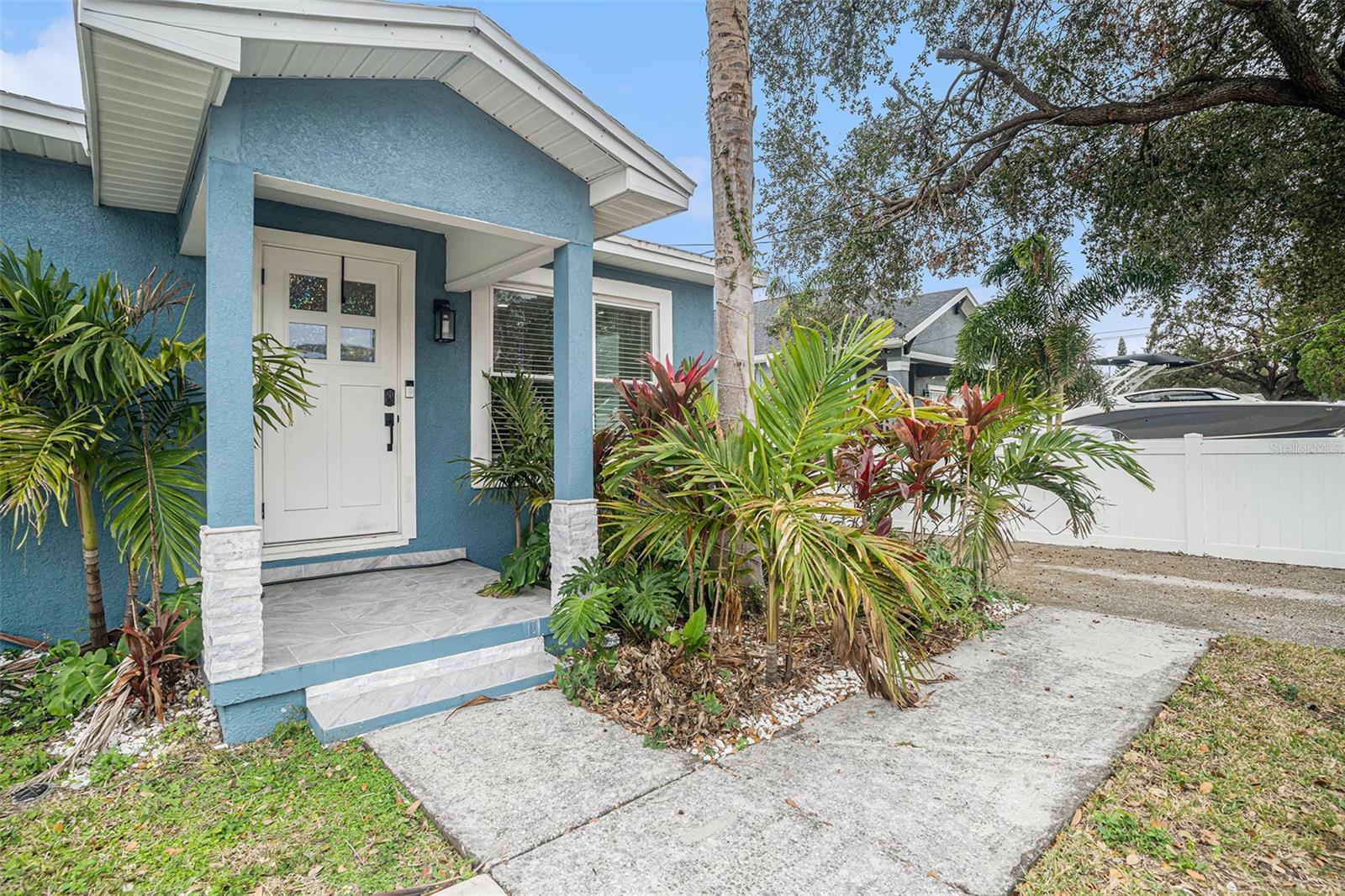 8907 N BOULEVARD, TAMPA, FL, 33604
