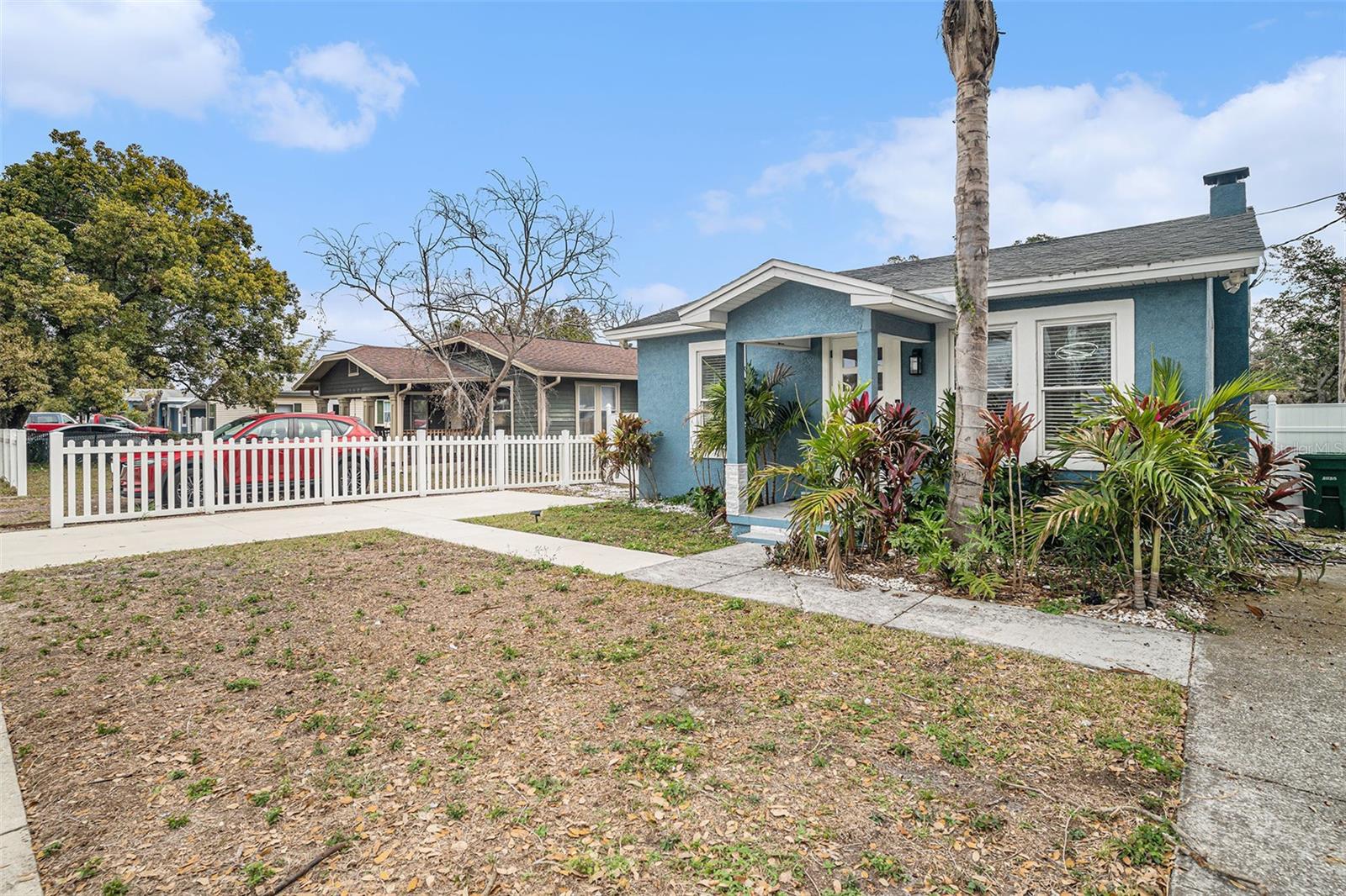8907 N BOULEVARD, TAMPA, FL, 33604